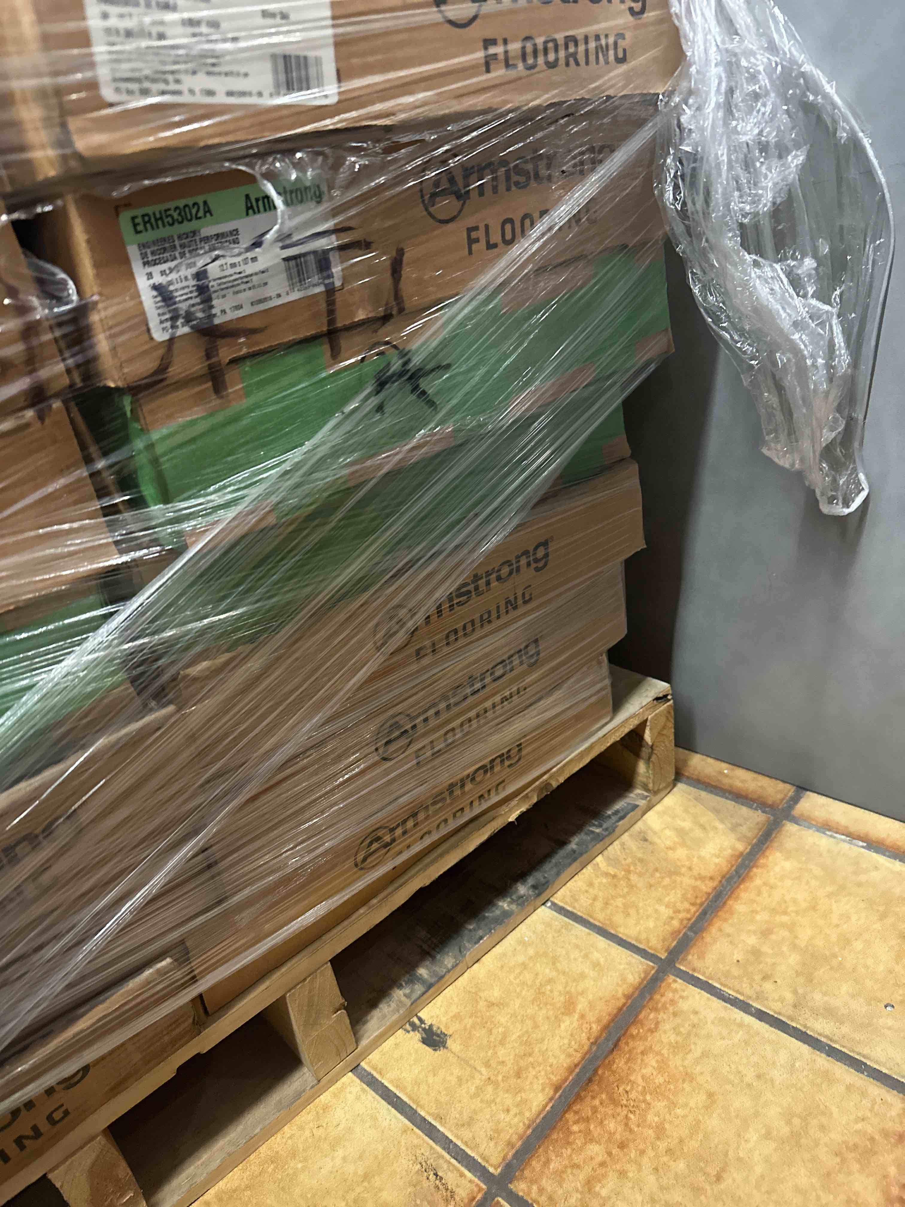https://s3.amazonaws.com/lotting-images-prod/phillipi/YEL5874404_1744212824334.jpeg