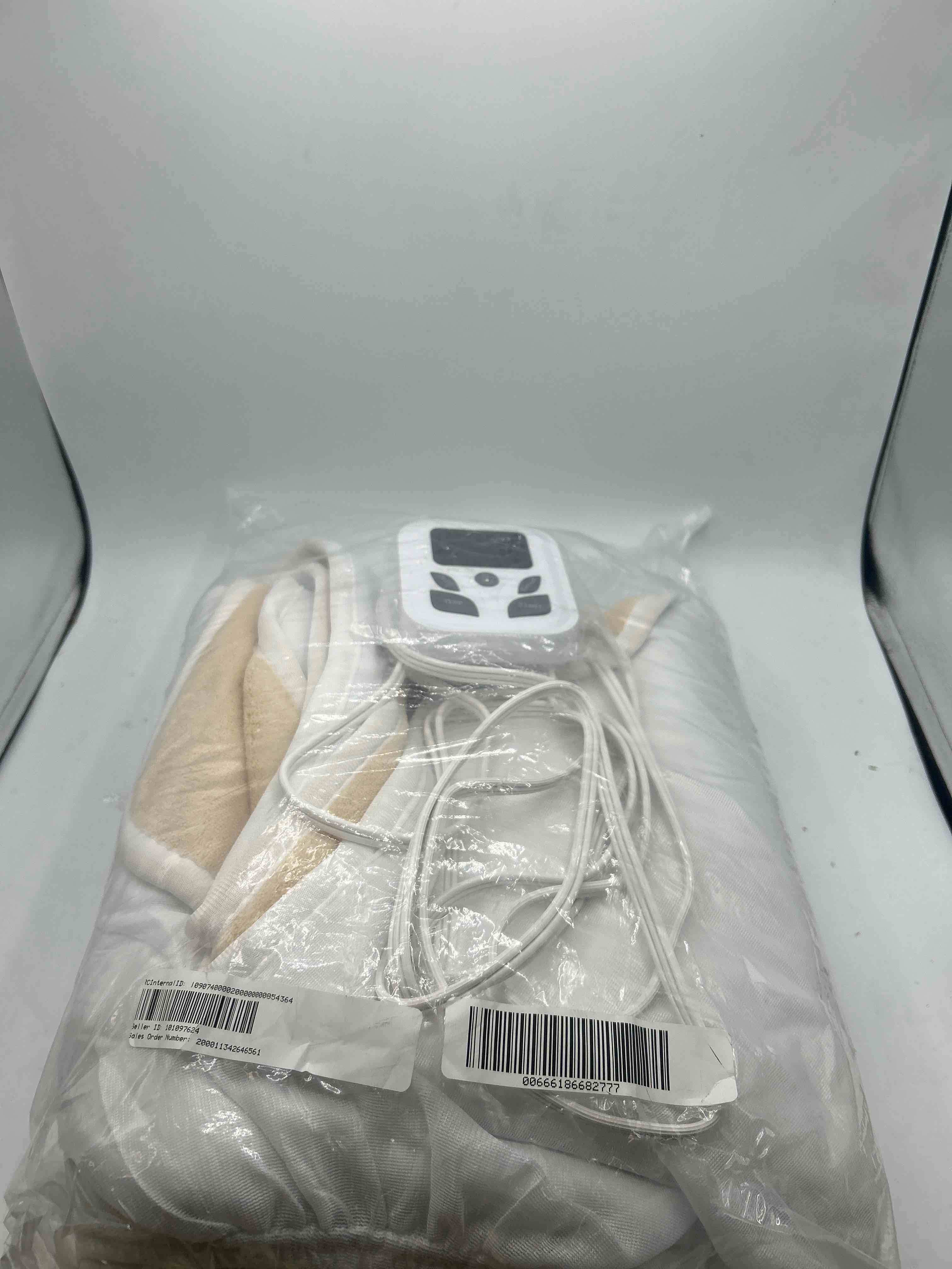 https://s3.amazonaws.com/lotting-images-prod/phillipi/YEL5912423_1715089977984.jpeg
