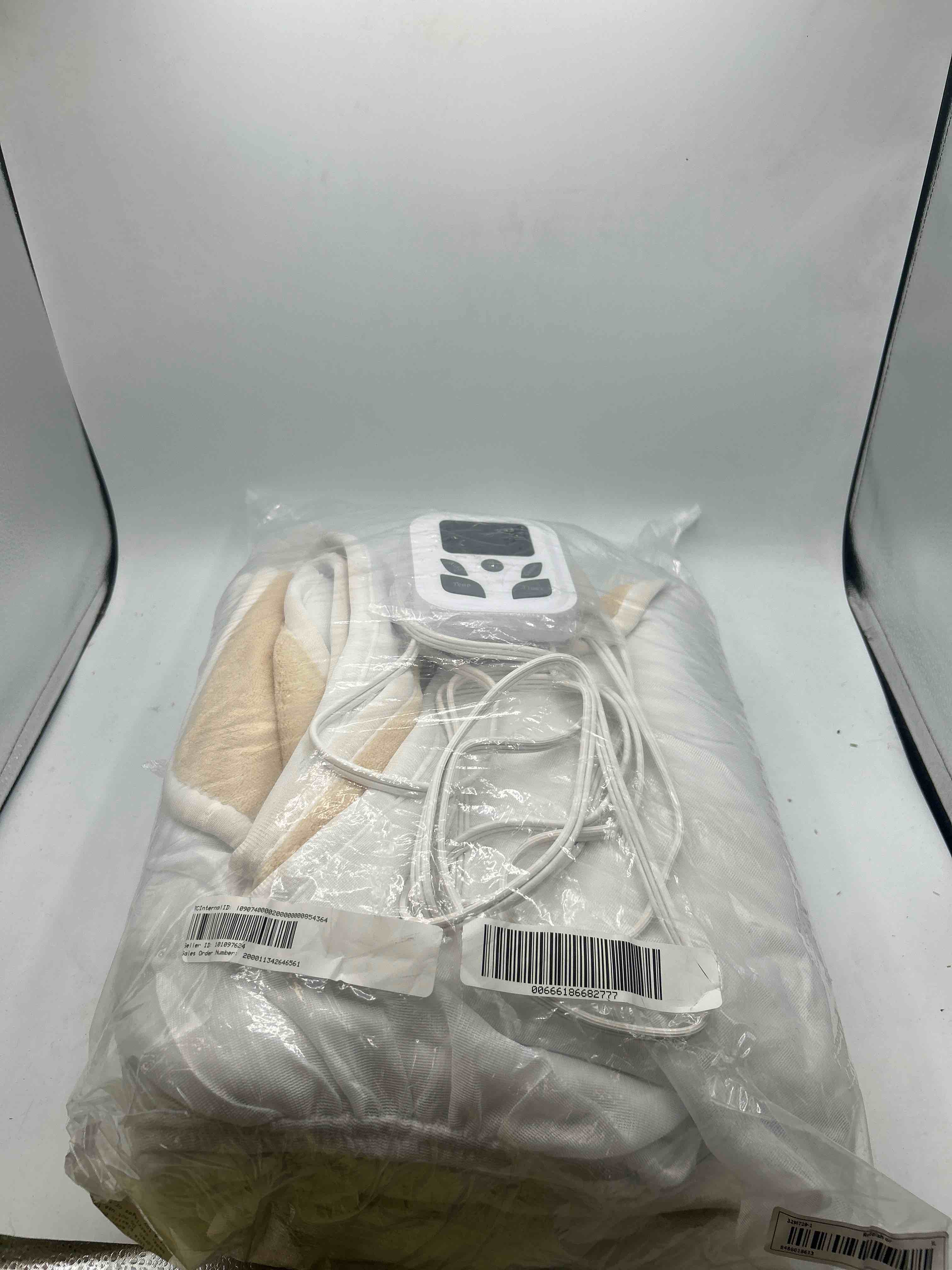 https://s3.amazonaws.com/lotting-images-prod/phillipi/YEL5912423_1715089978992.jpeg