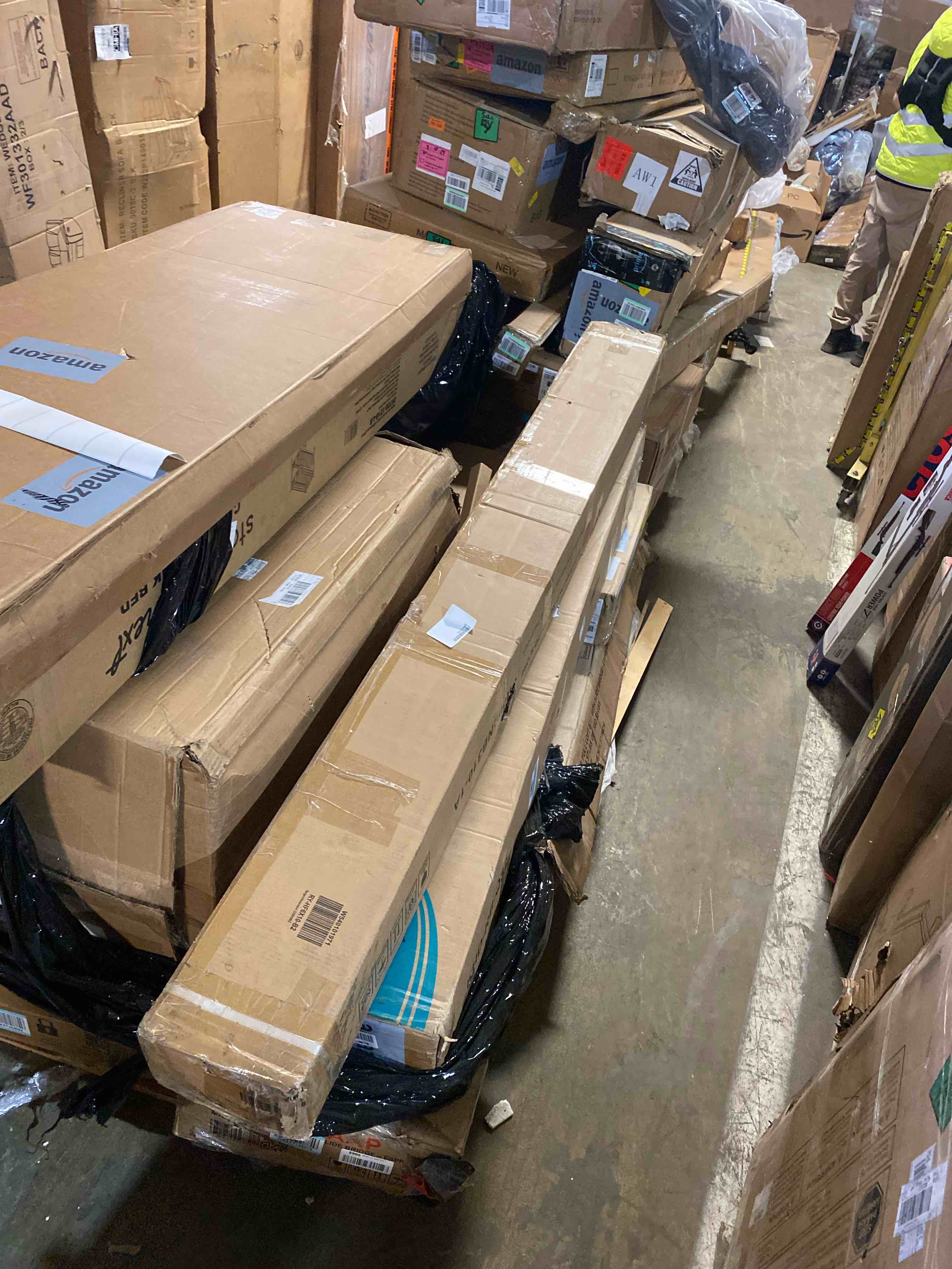 https://s3.amazonaws.com/lotting-images-prod/phillipi/YEL5915358_1713556224280.jpeg