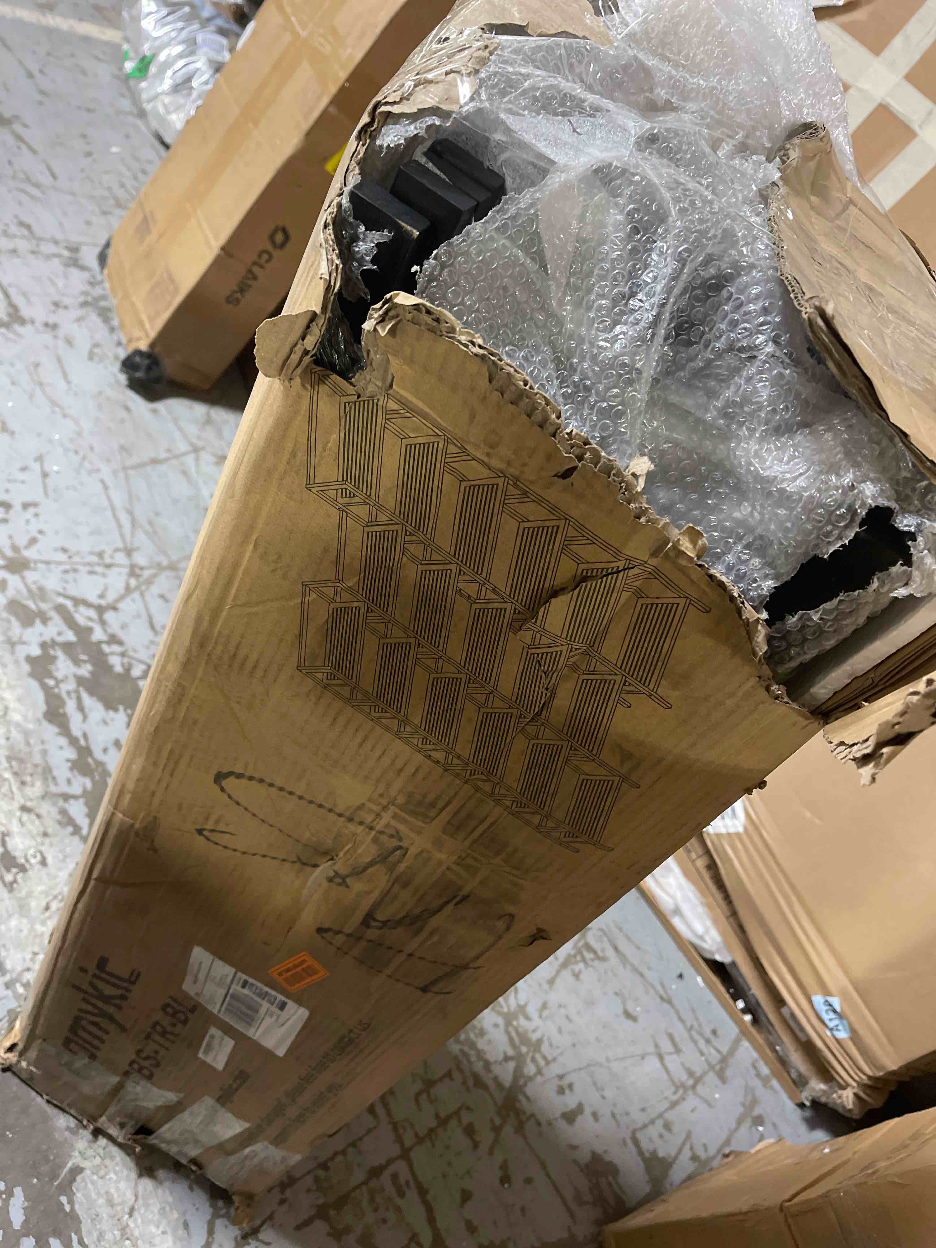 https://s3.amazonaws.com/lotting-images-prod/phillipi/YEL5916909_1714755568728.jpeg