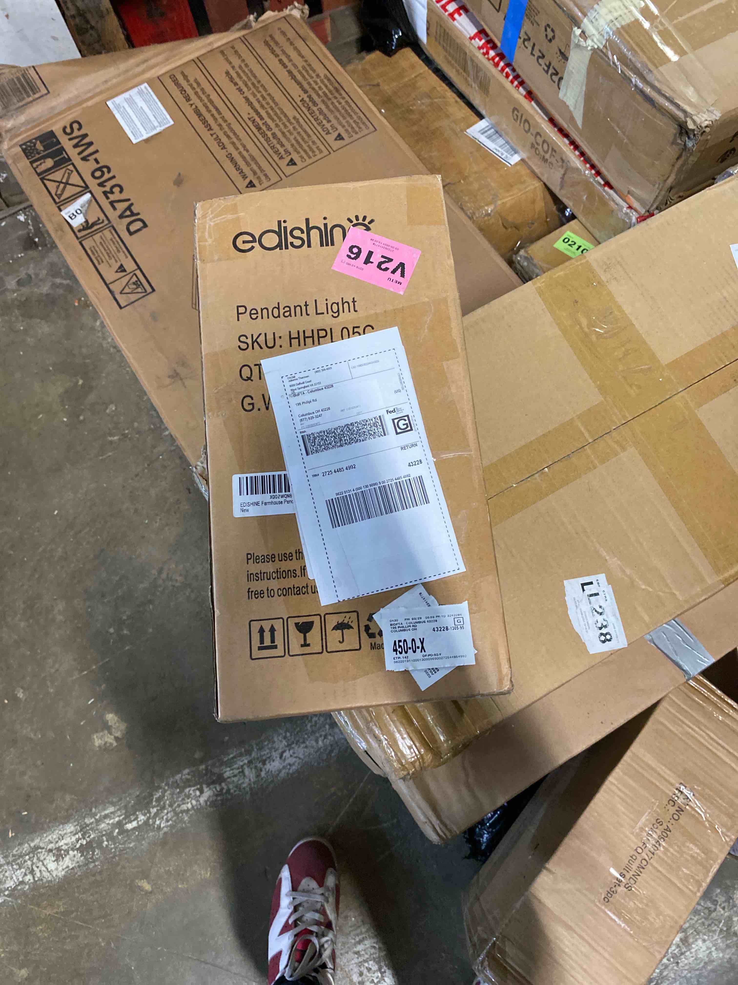 https://s3.amazonaws.com/lotting-images-prod/phillipi/YEL5916925_1714674255106.jpeg