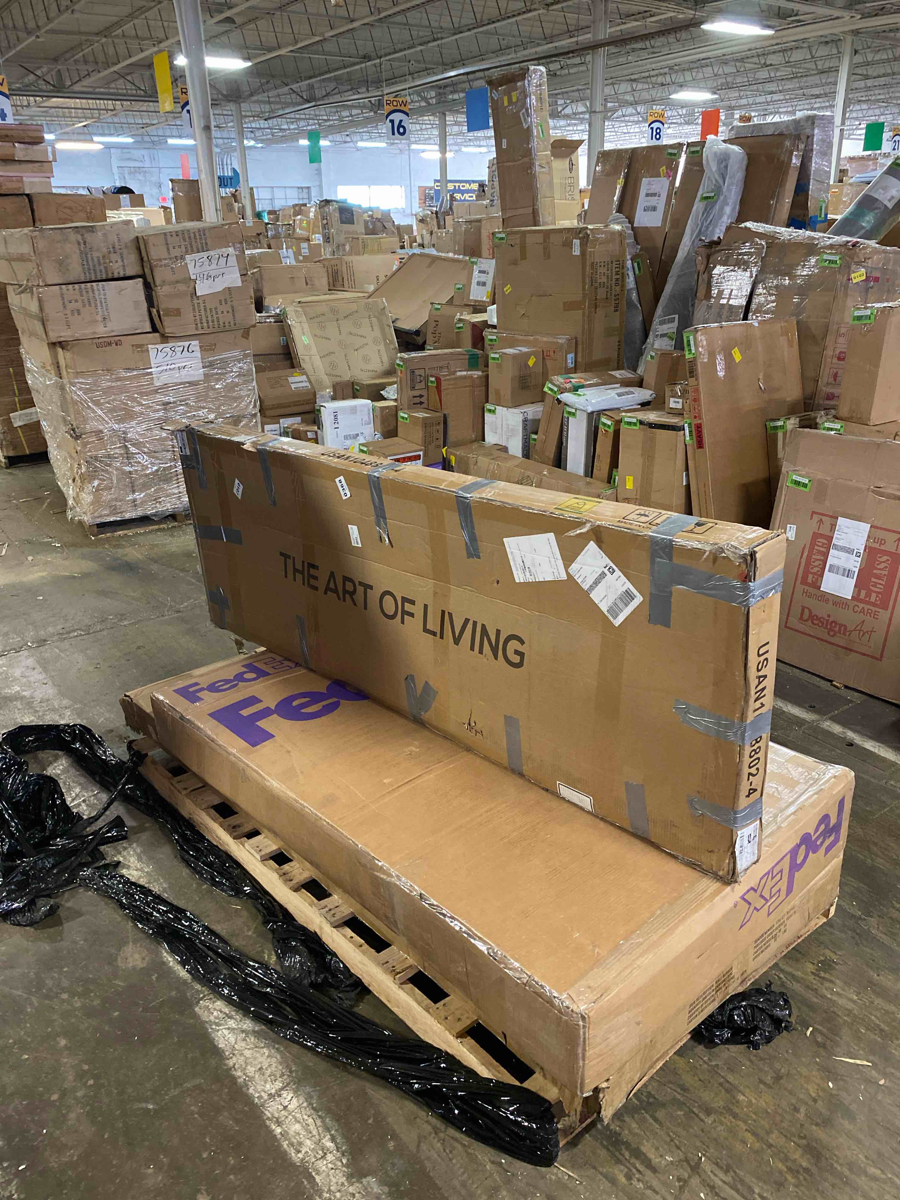 https://s3.amazonaws.com/lotting-images-prod/phillipi/YEL5916956_1714683929143.jpeg