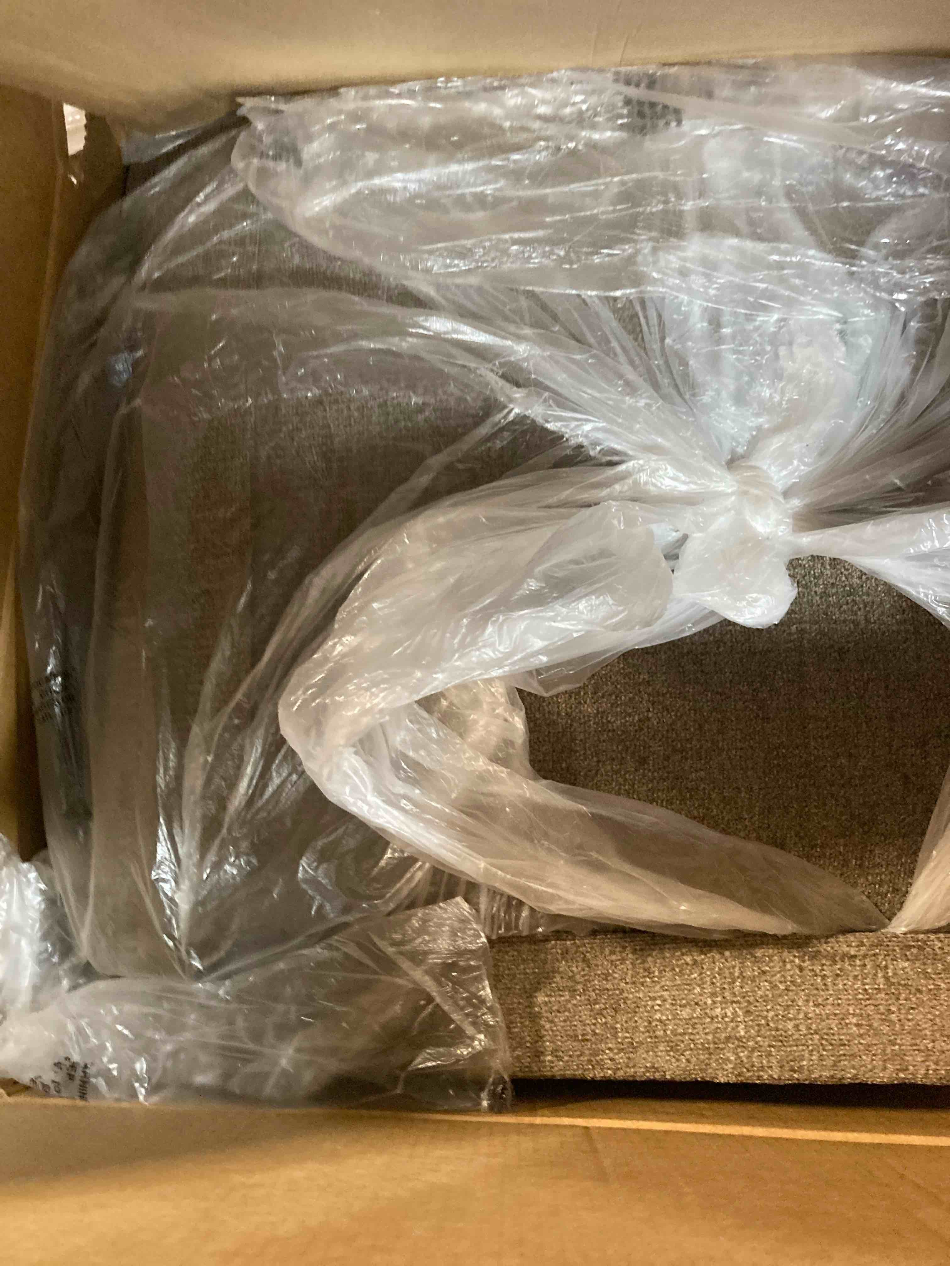 https://s3.amazonaws.com/lotting-images-prod/phillipi/YEL5917950_1716911388735.jpeg