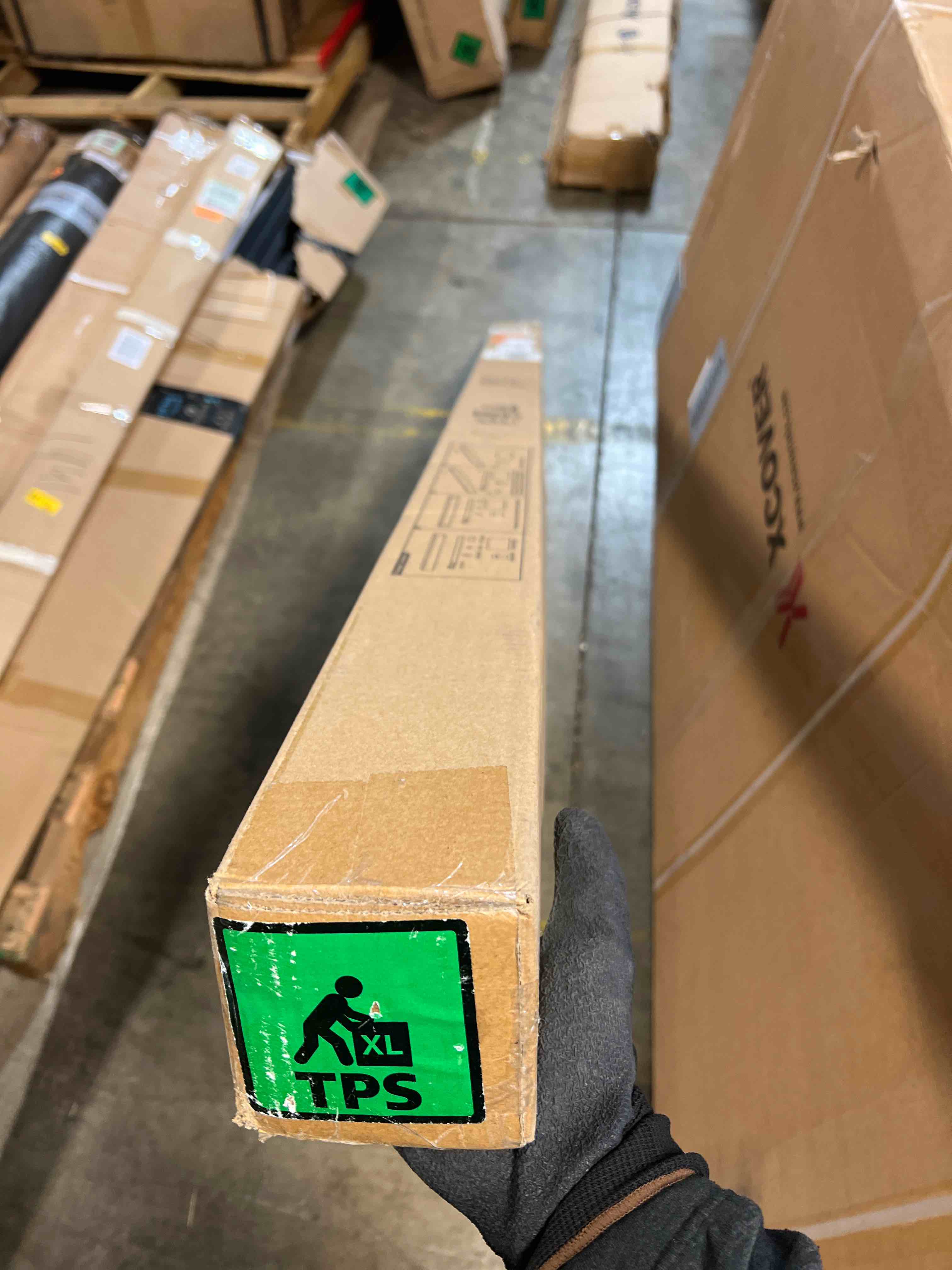 https://s3.amazonaws.com/lotting-images-prod/phillipi/YEL5918021_1716991814603.jpeg