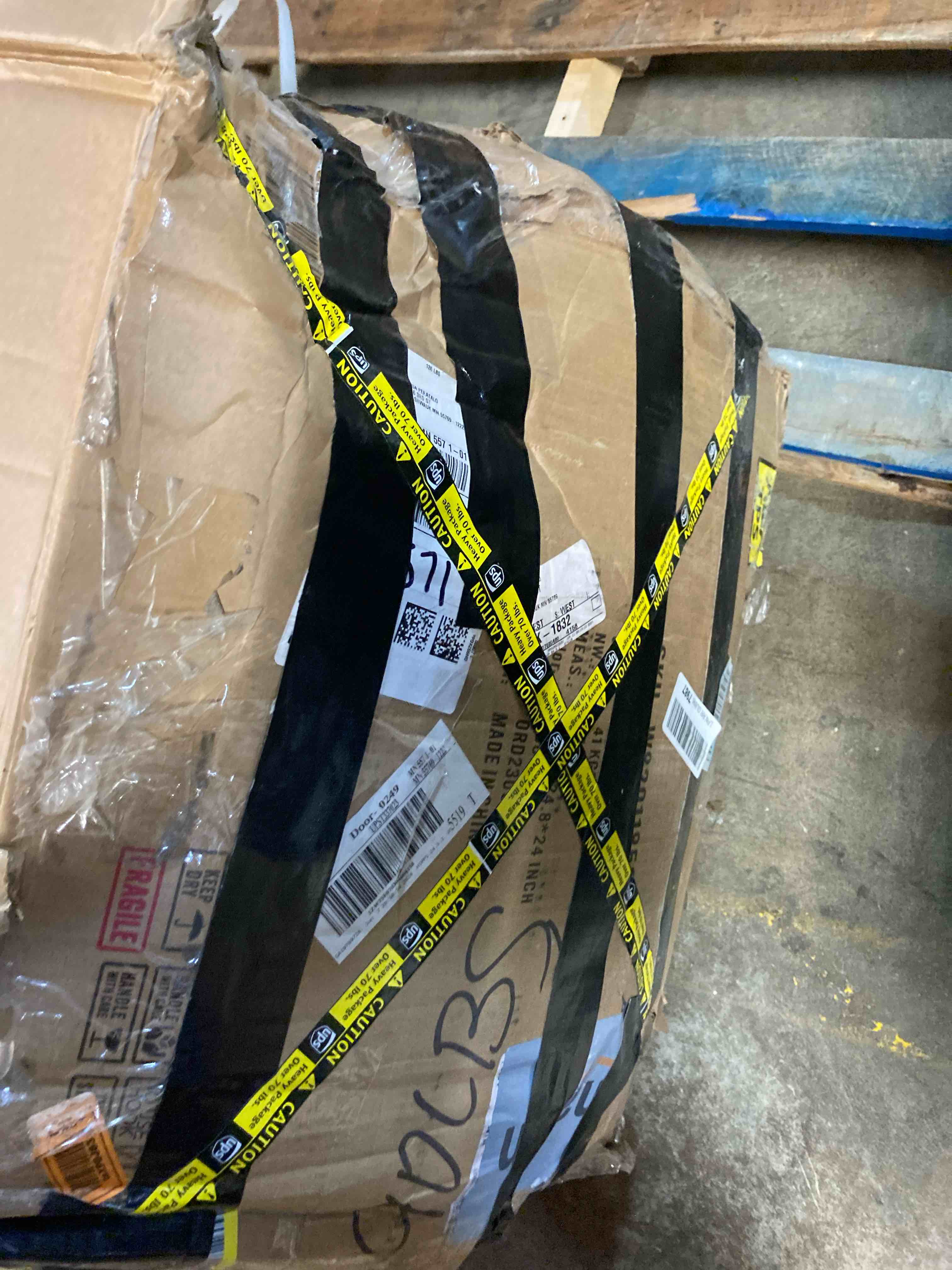 https://s3.amazonaws.com/lotting-images-prod/phillipi/YEL5918892_1720622204079.jpeg