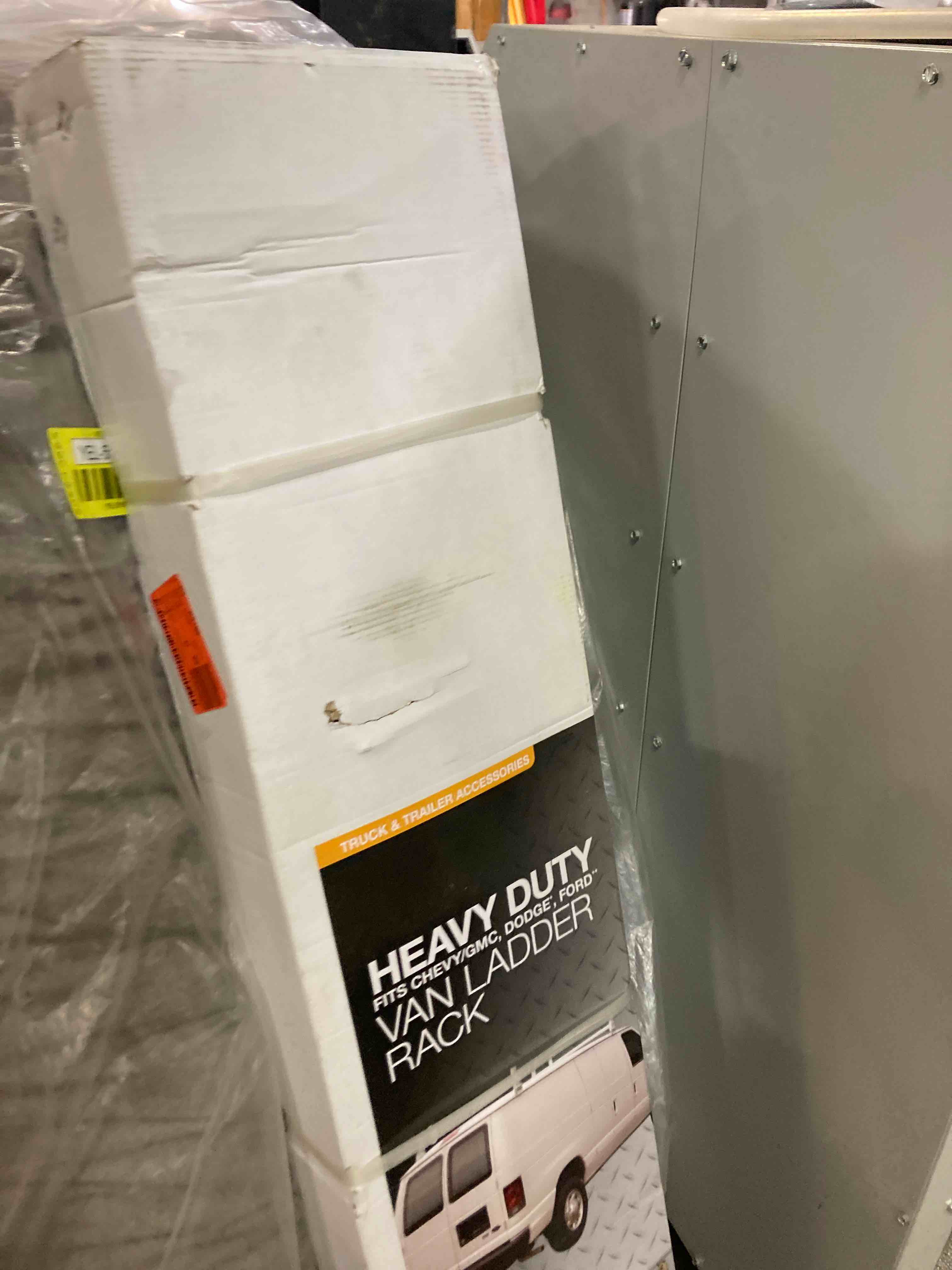 https://s3.amazonaws.com/lotting-images-prod/phillipi/YEL5919720_1713983589496.jpeg