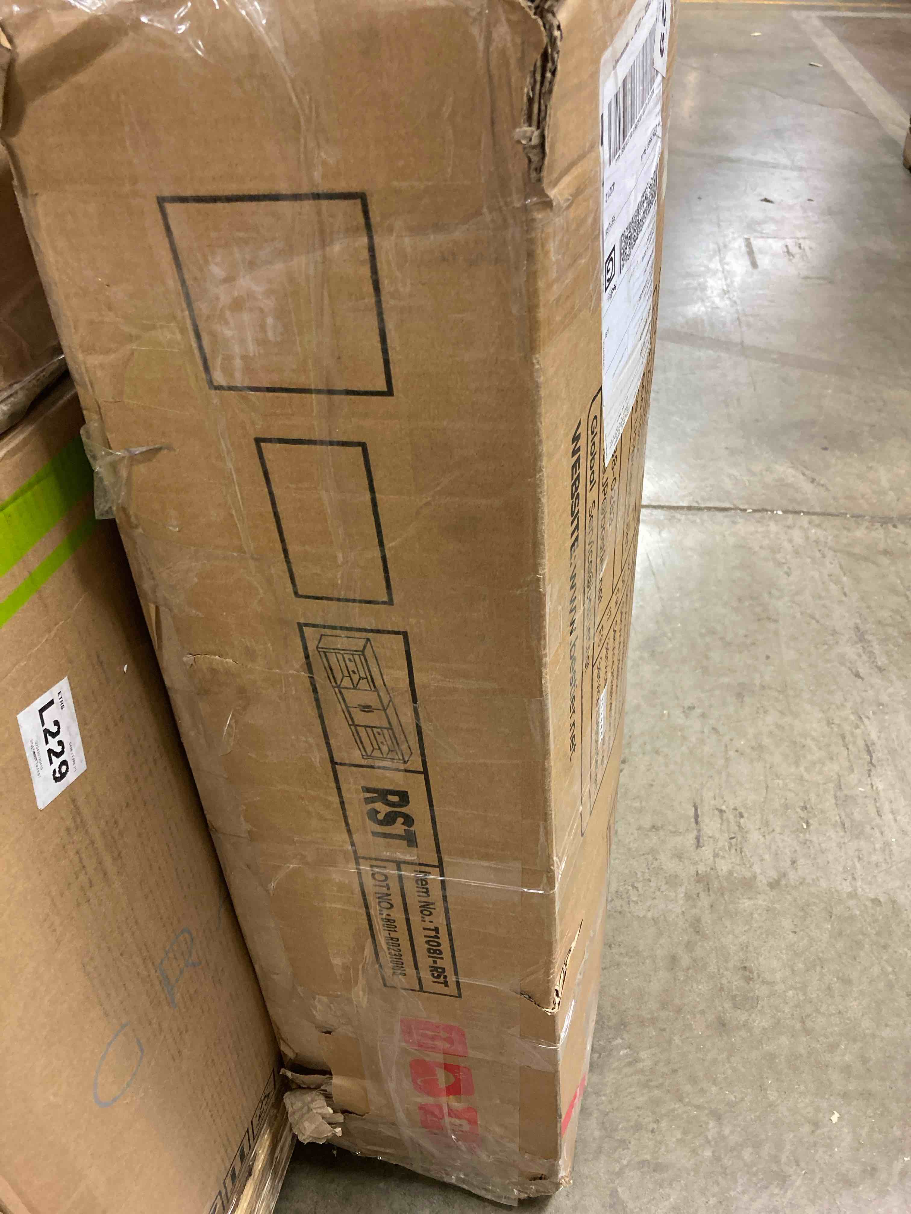 https://s3.amazonaws.com/lotting-images-prod/phillipi/YEL5919896_1714581862366.jpeg