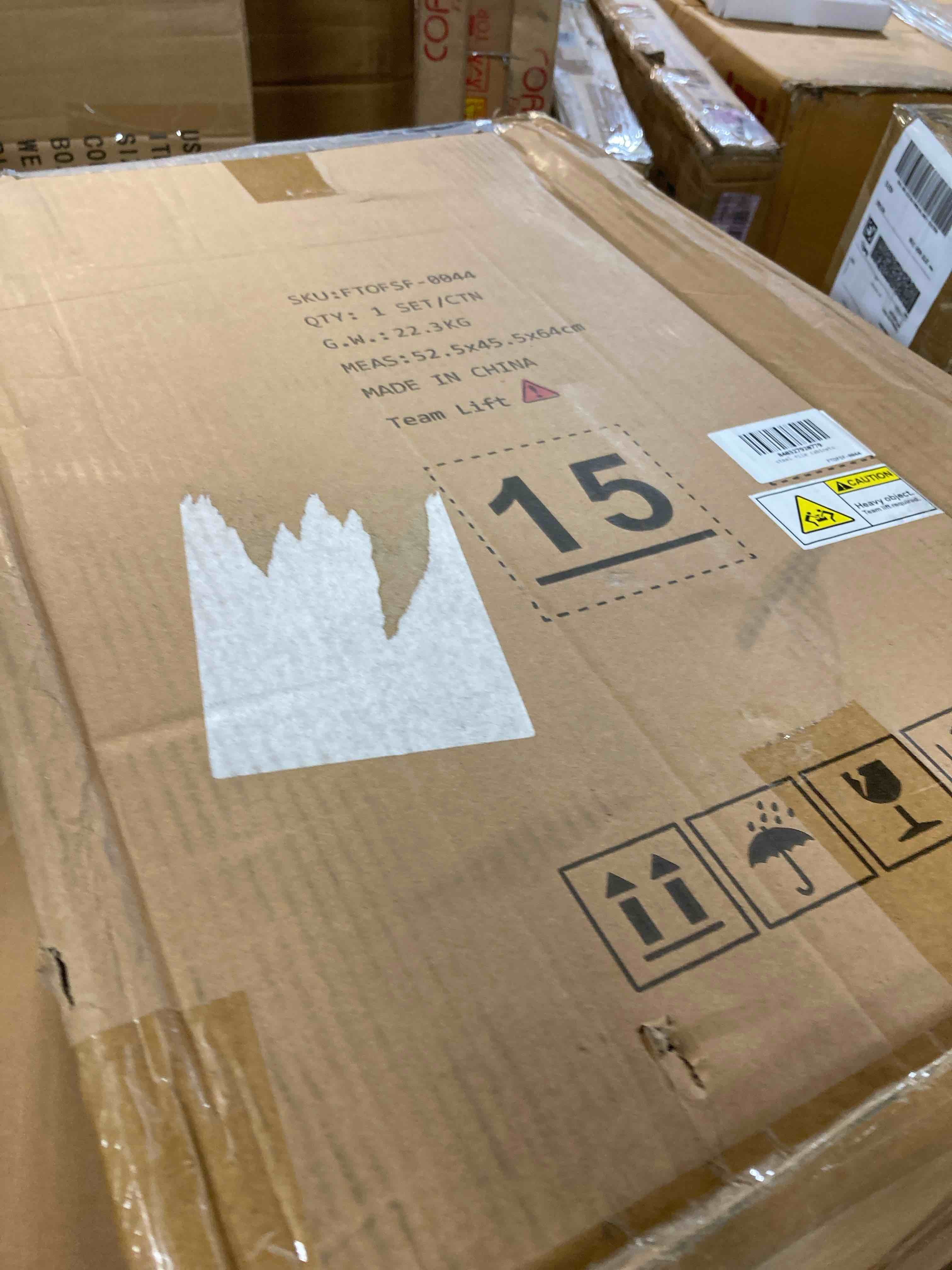 https://s3.amazonaws.com/lotting-images-prod/phillipi/YEL5920808_1716395892888.jpeg