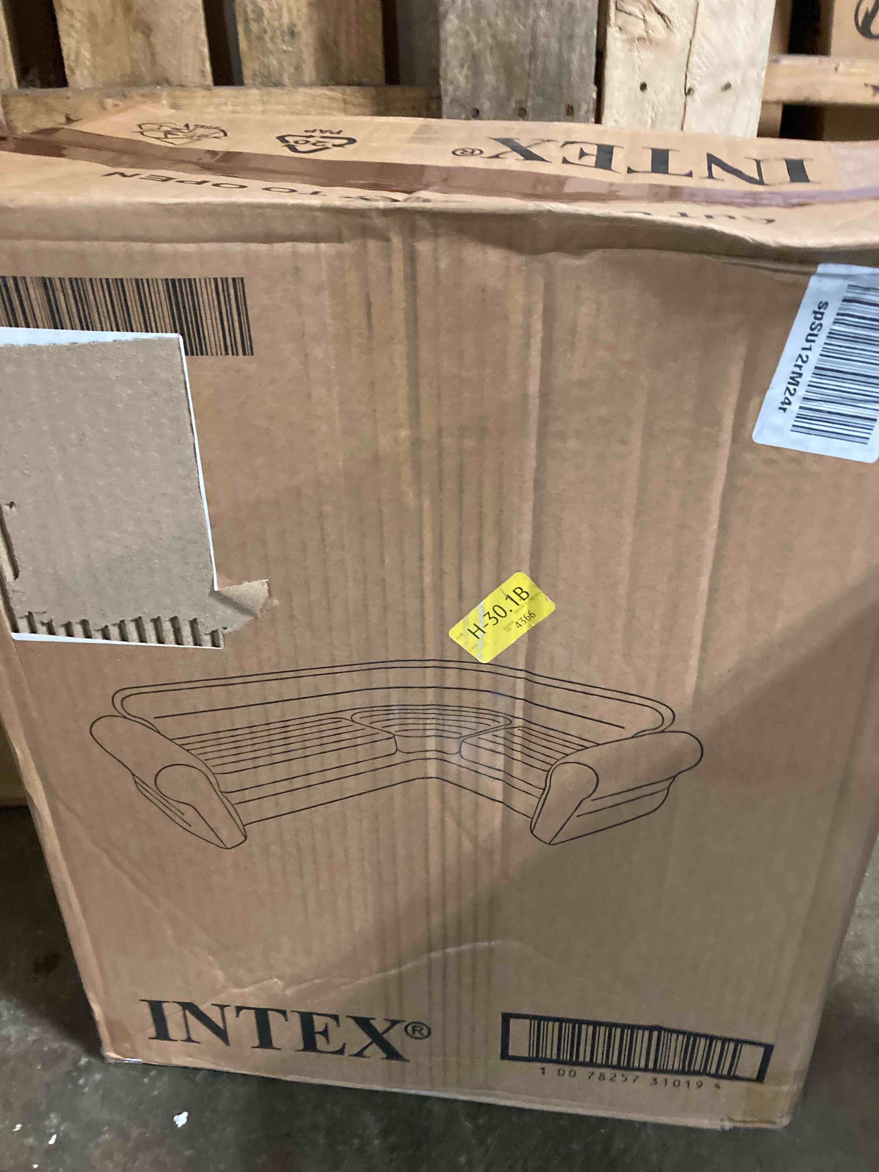 https://s3.amazonaws.com/lotting-images-prod/phillipi/YEL5922047_1712939192914.jpeg
