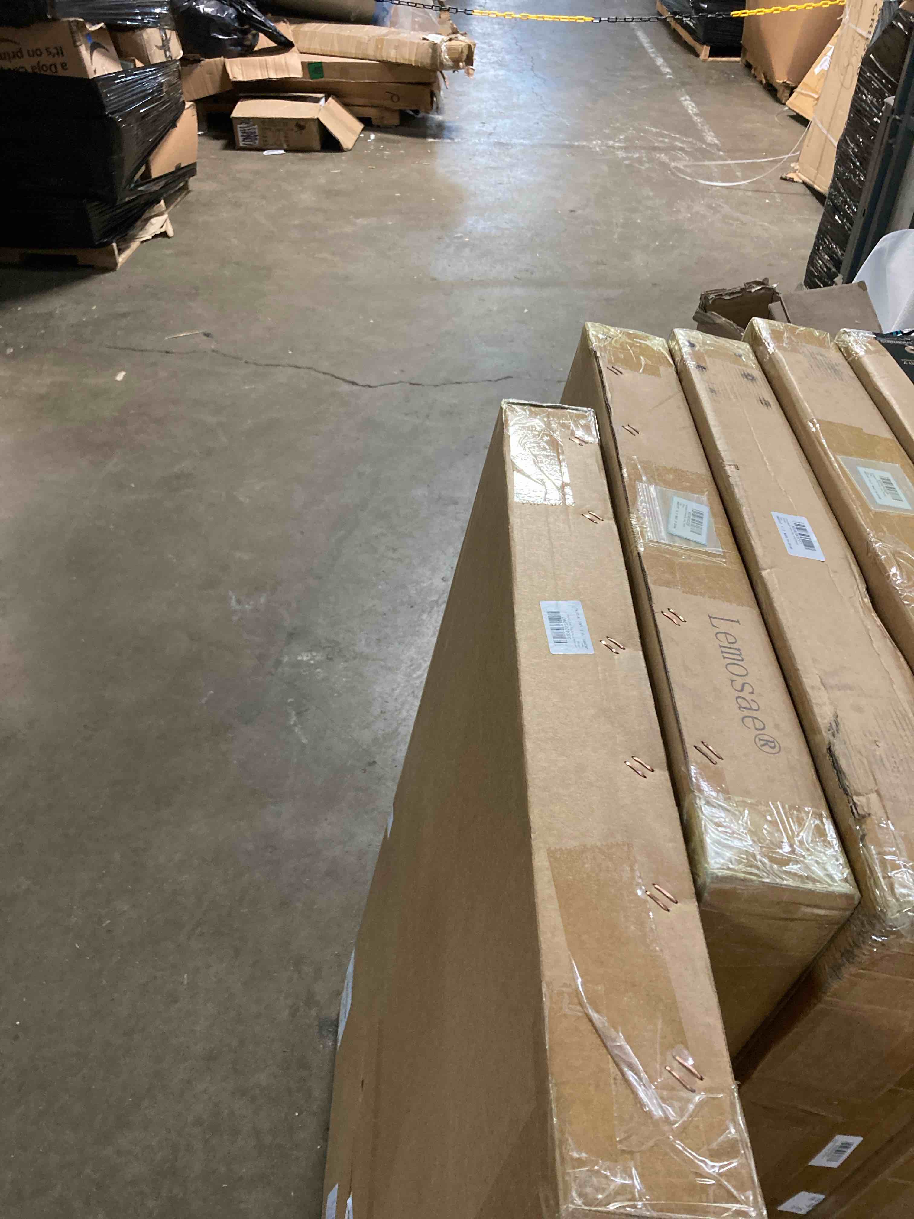 https://s3.amazonaws.com/lotting-images-prod/phillipi/YEL5922075_1712945555774.jpeg