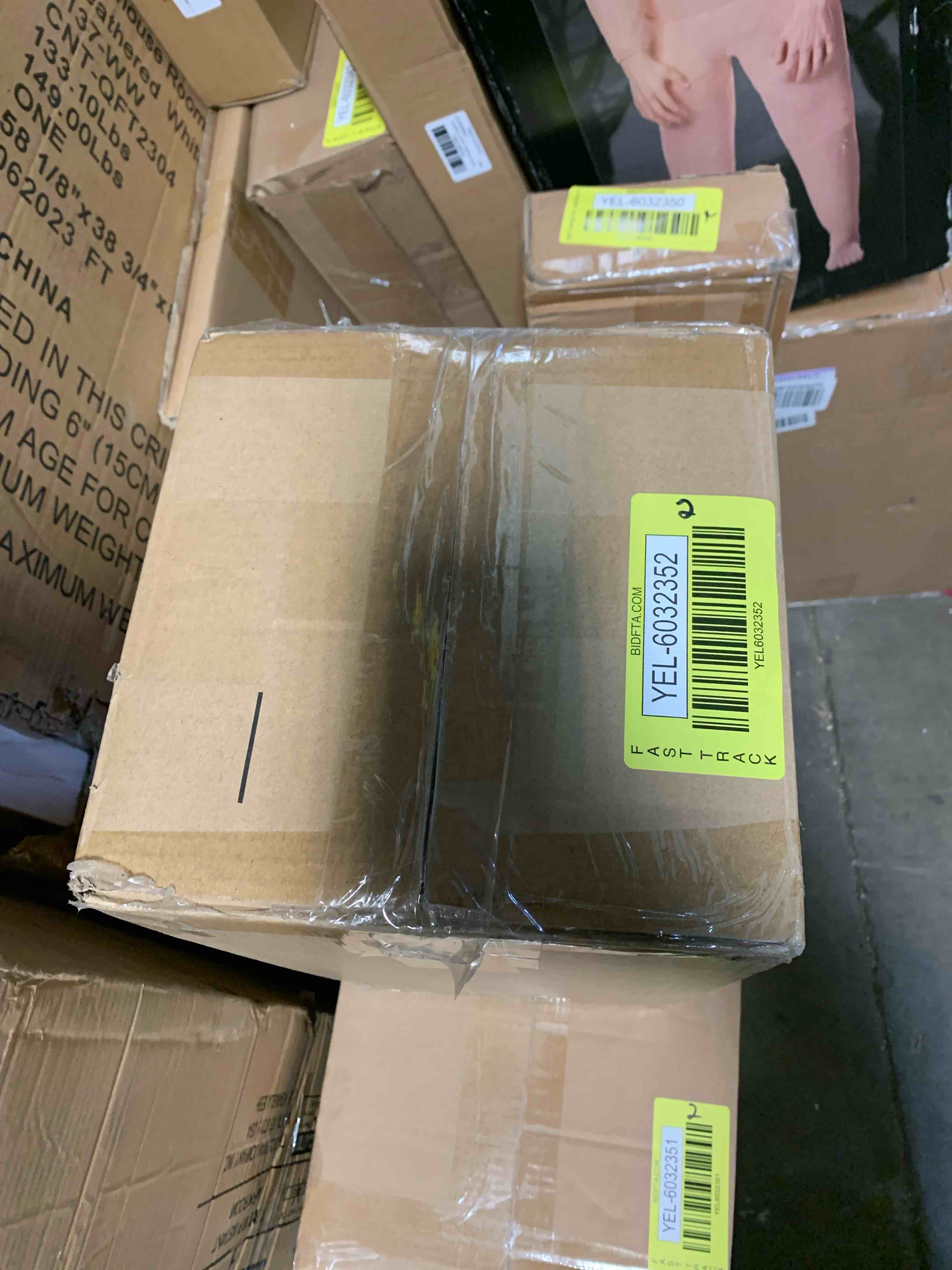 https://s3.amazonaws.com/lotting-images-prod/phillipi/YEL6032352_1709671341467.jpeg