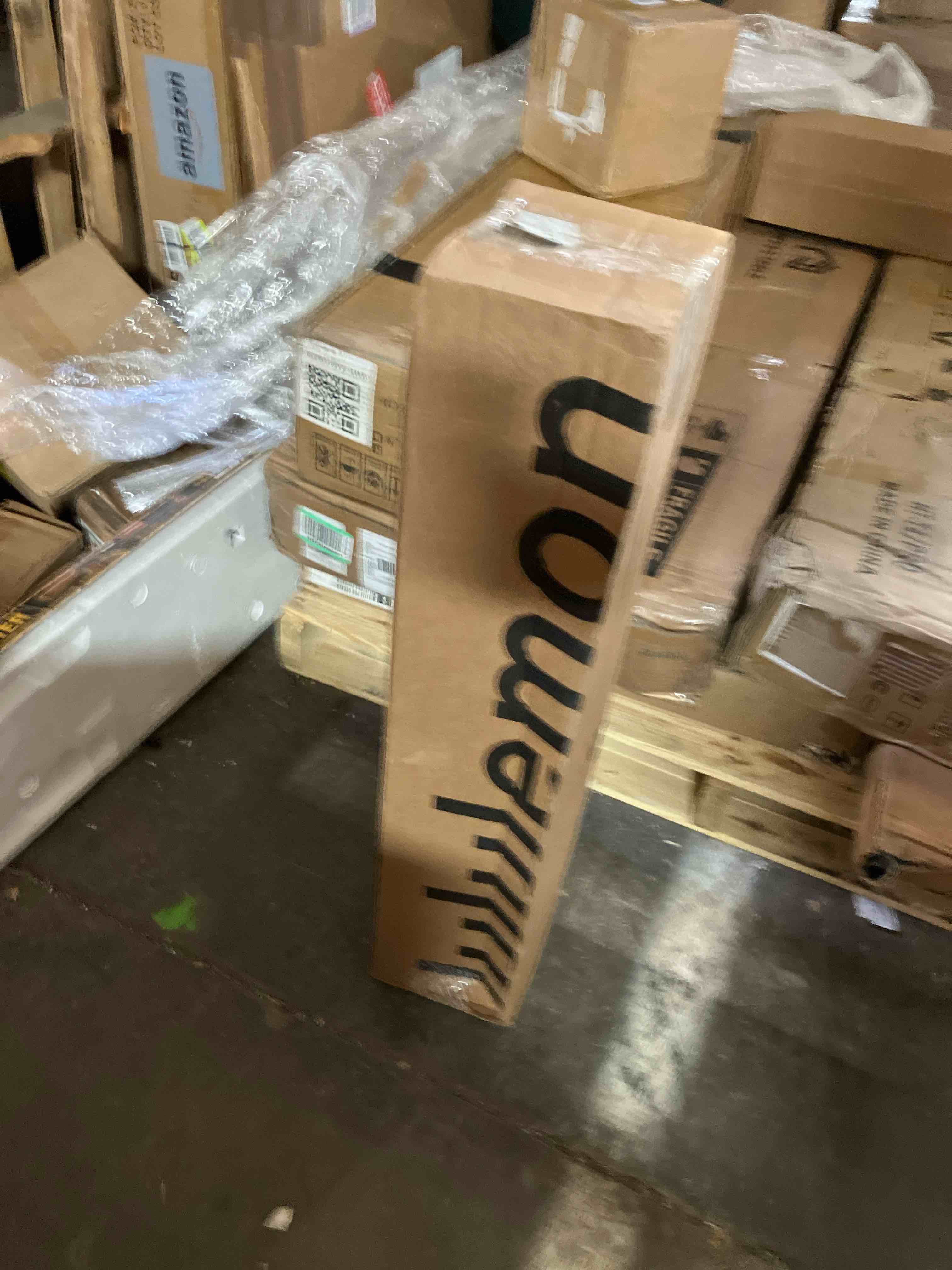 https://s3.amazonaws.com/lotting-images-prod/phillipi/YEL6033297_1710365185930.jpeg