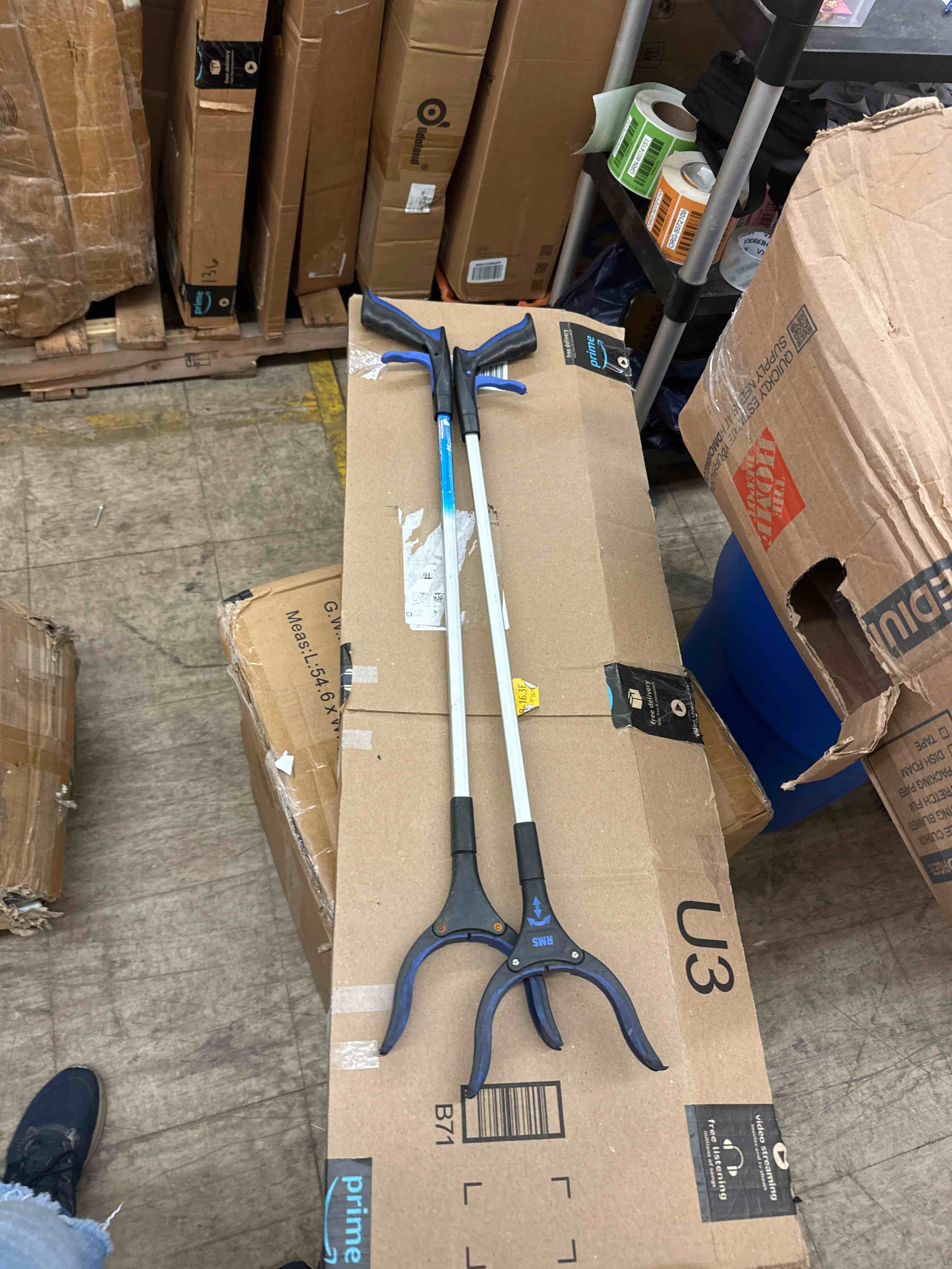 https://s3.amazonaws.com/lotting-images-prod/phillipi/YEL6033573_1722350136142.jpeg