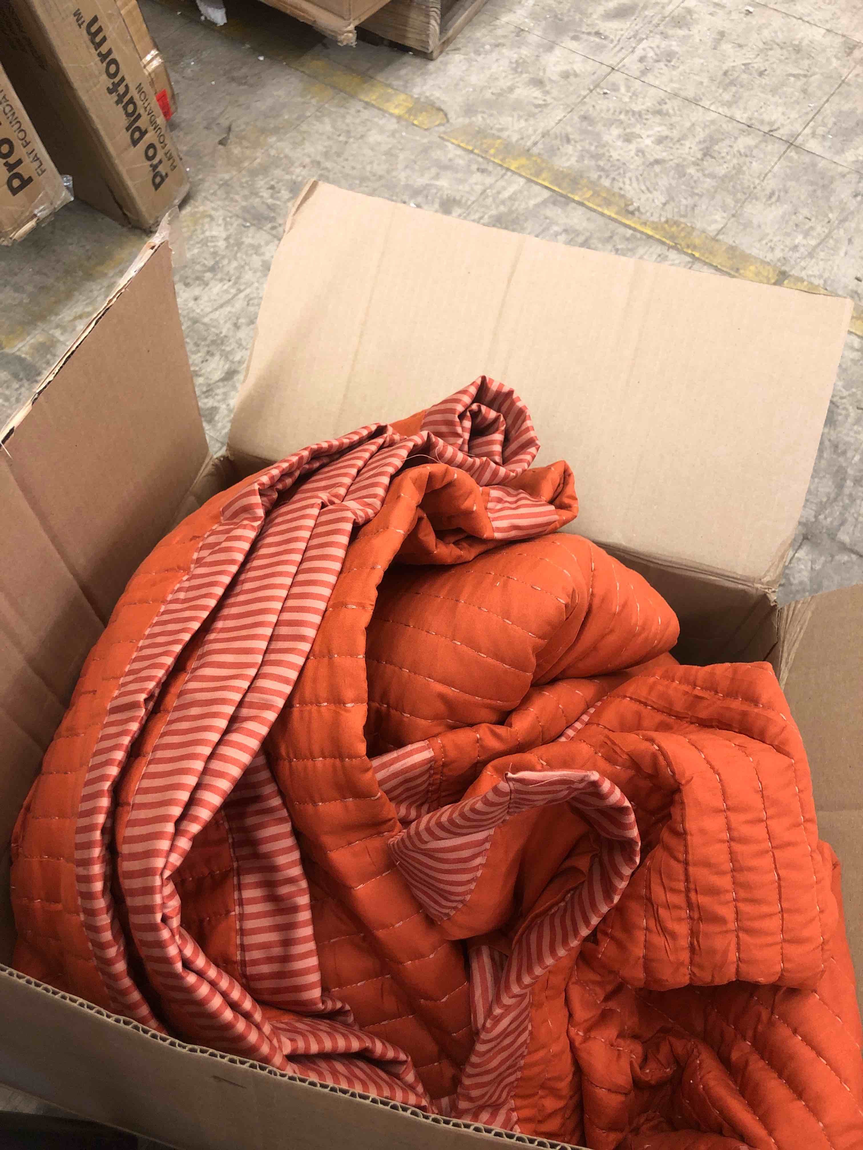 https://s3.amazonaws.com/lotting-images-prod/phillipi/YEL6034524_1729613928306.jpeg