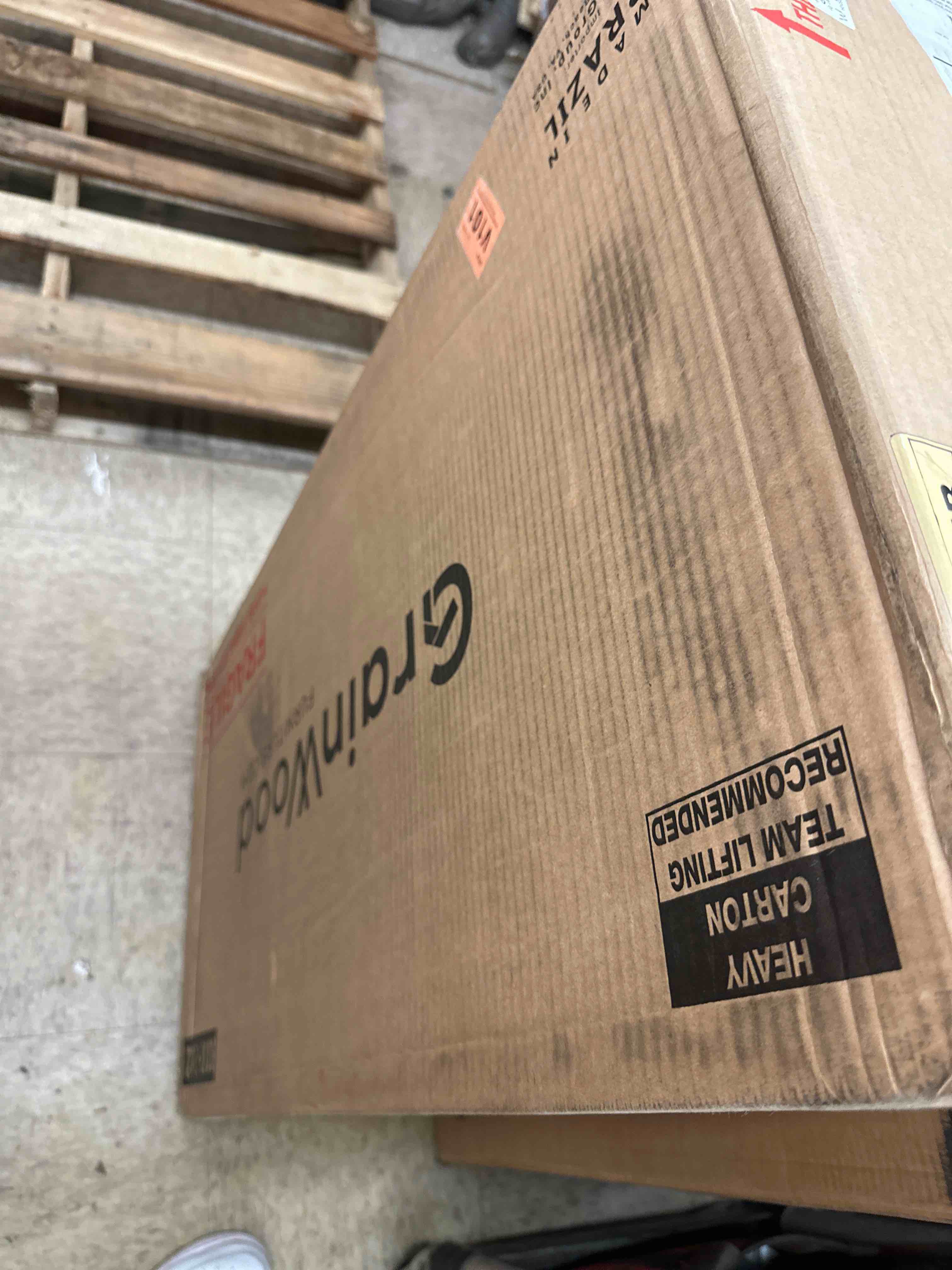 https://s3.amazonaws.com/lotting-images-prod/phillipi/YEL6035400_1726512842400.jpeg