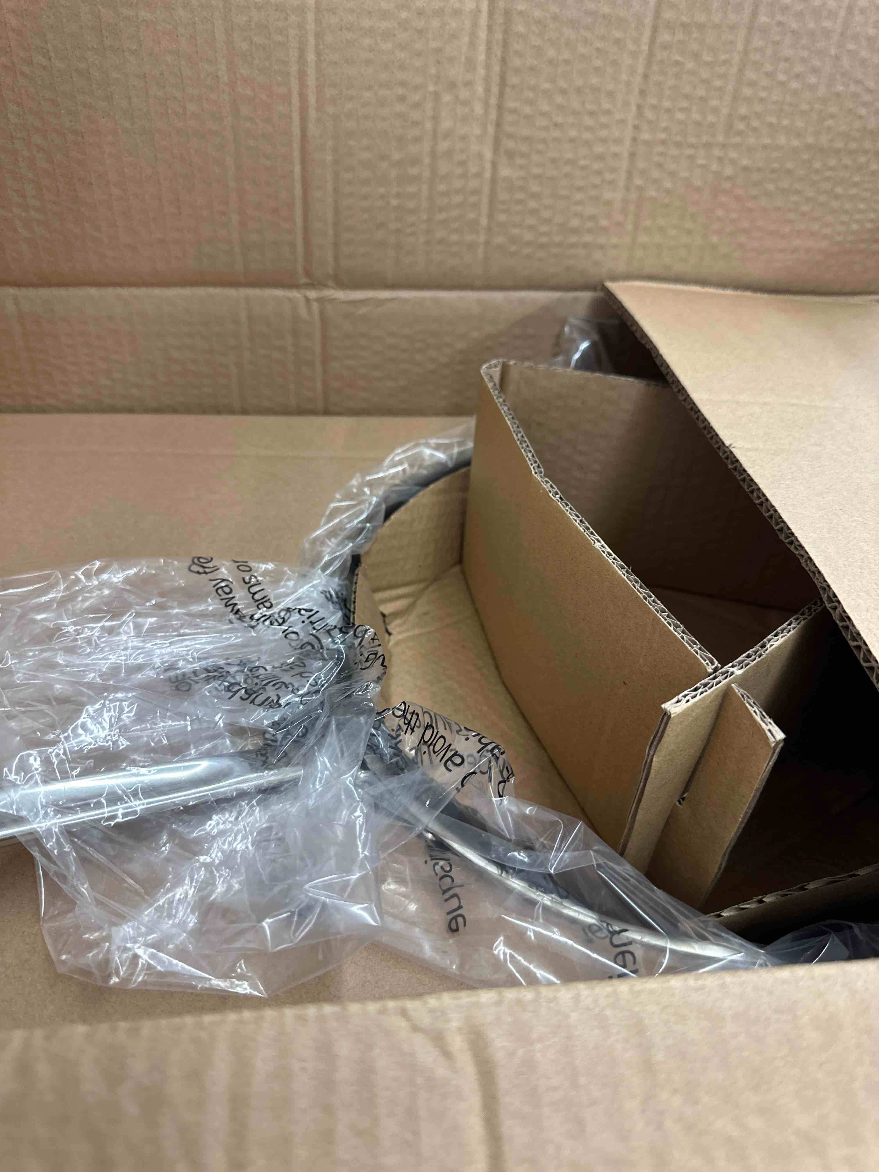 https://s3.amazonaws.com/lotting-images-prod/phillipi/YEL6035418_1726515485014.jpeg