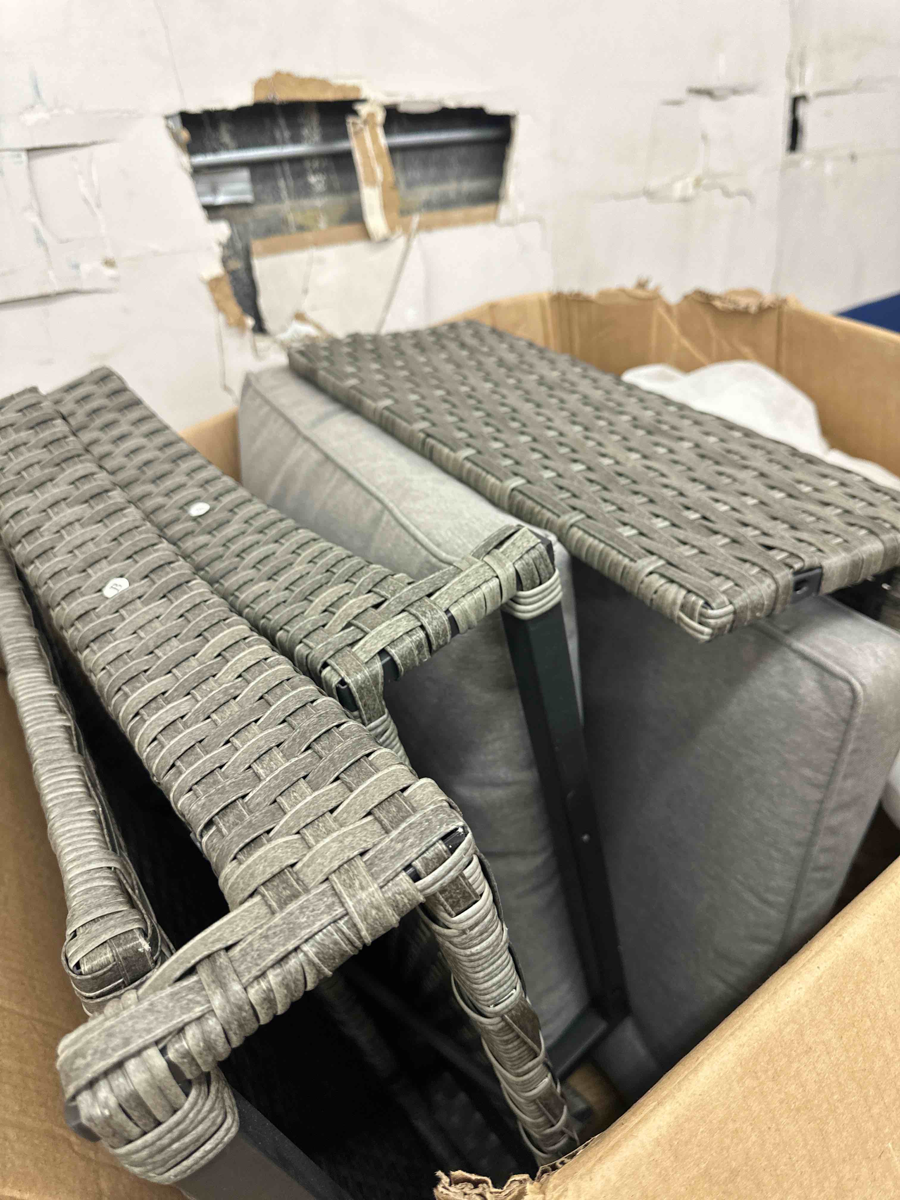 https://s3.amazonaws.com/lotting-images-prod/phillipi/YEL6035877_1728497102810.jpeg