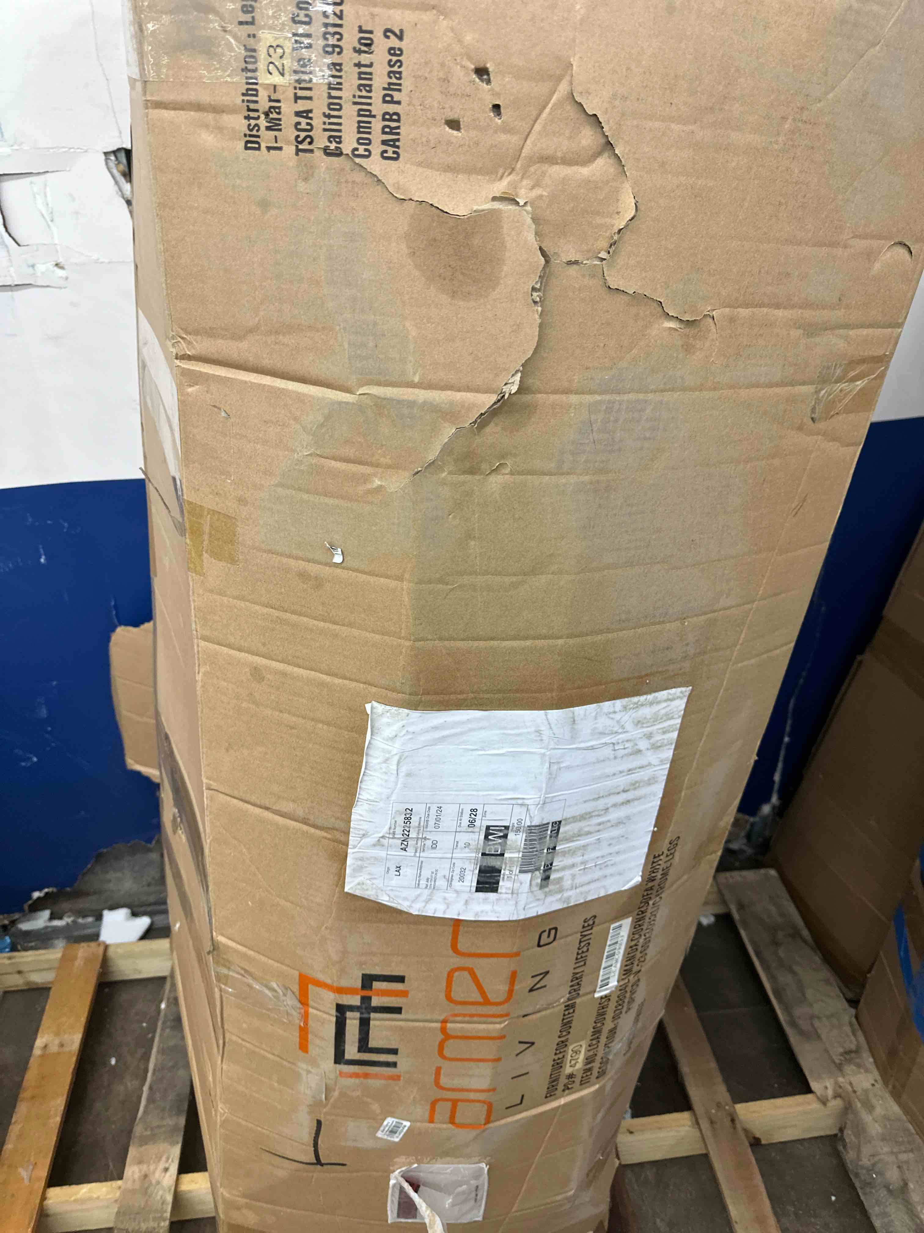 https://s3.amazonaws.com/lotting-images-prod/phillipi/YEL6035885_1728497922736.jpeg