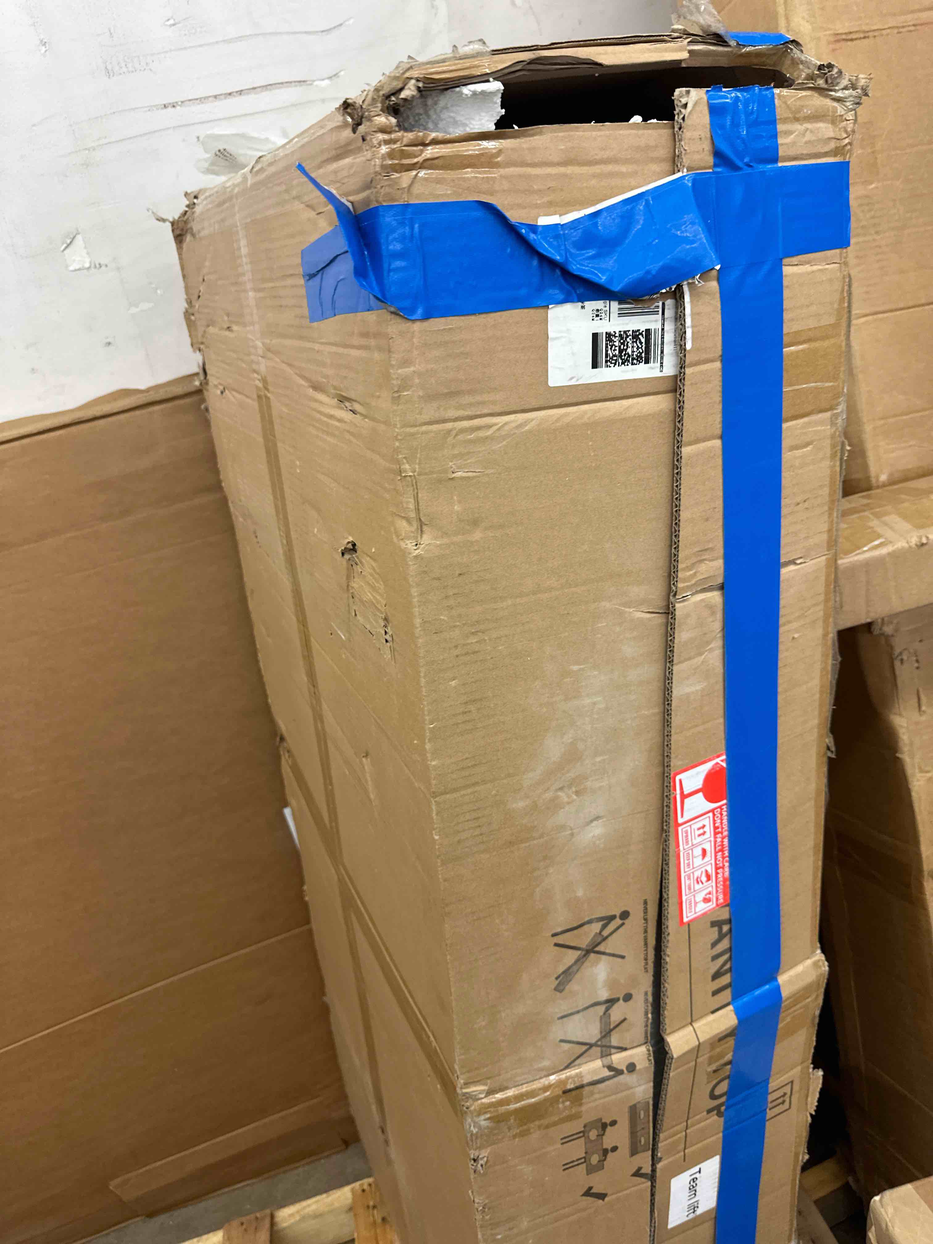 https://s3.amazonaws.com/lotting-images-prod/phillipi/YEL6035904_1728500506154.jpeg