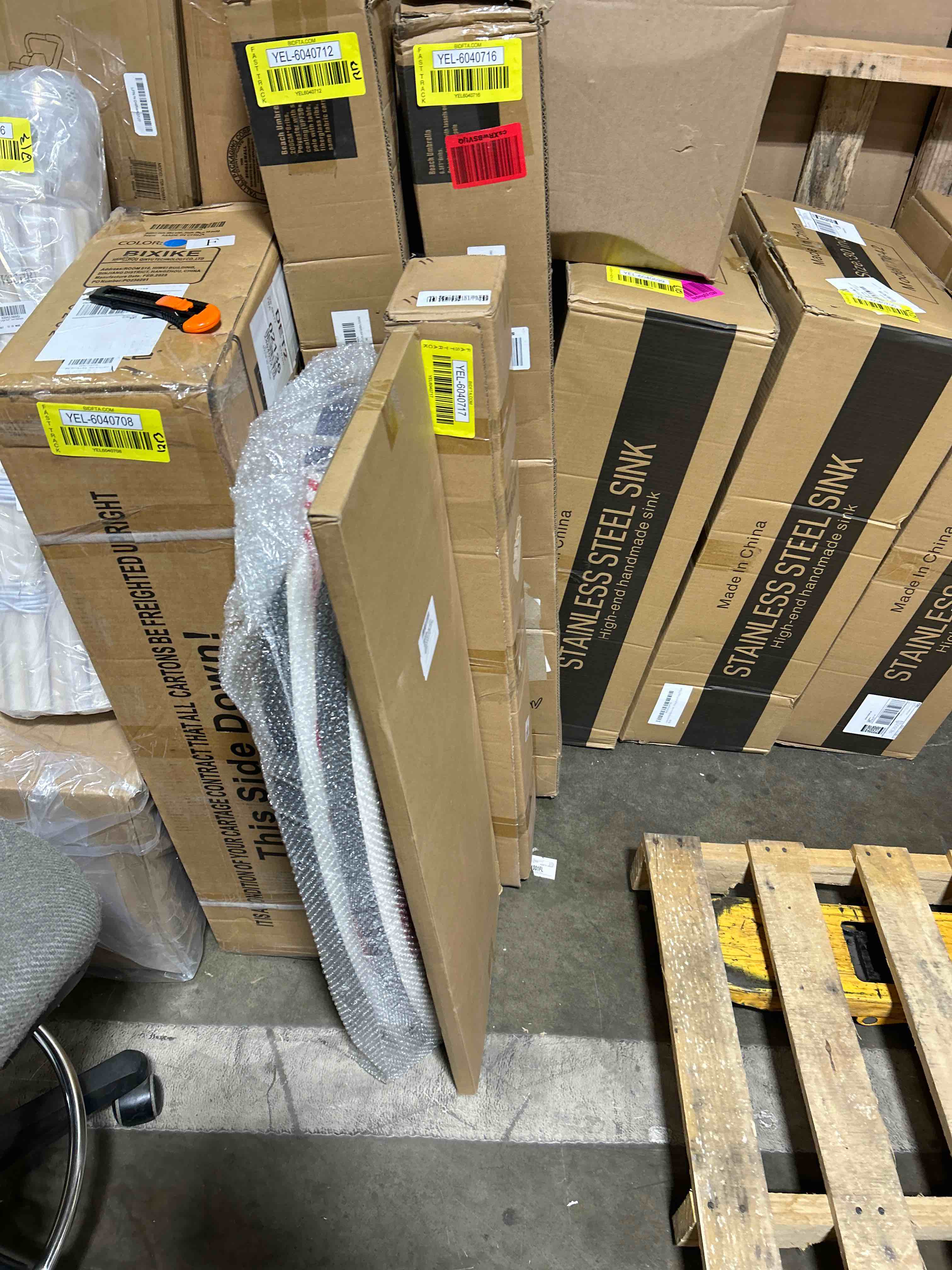 https://s3.amazonaws.com/lotting-images-prod/phillipi/YEL6040718_1722292129897.jpeg
