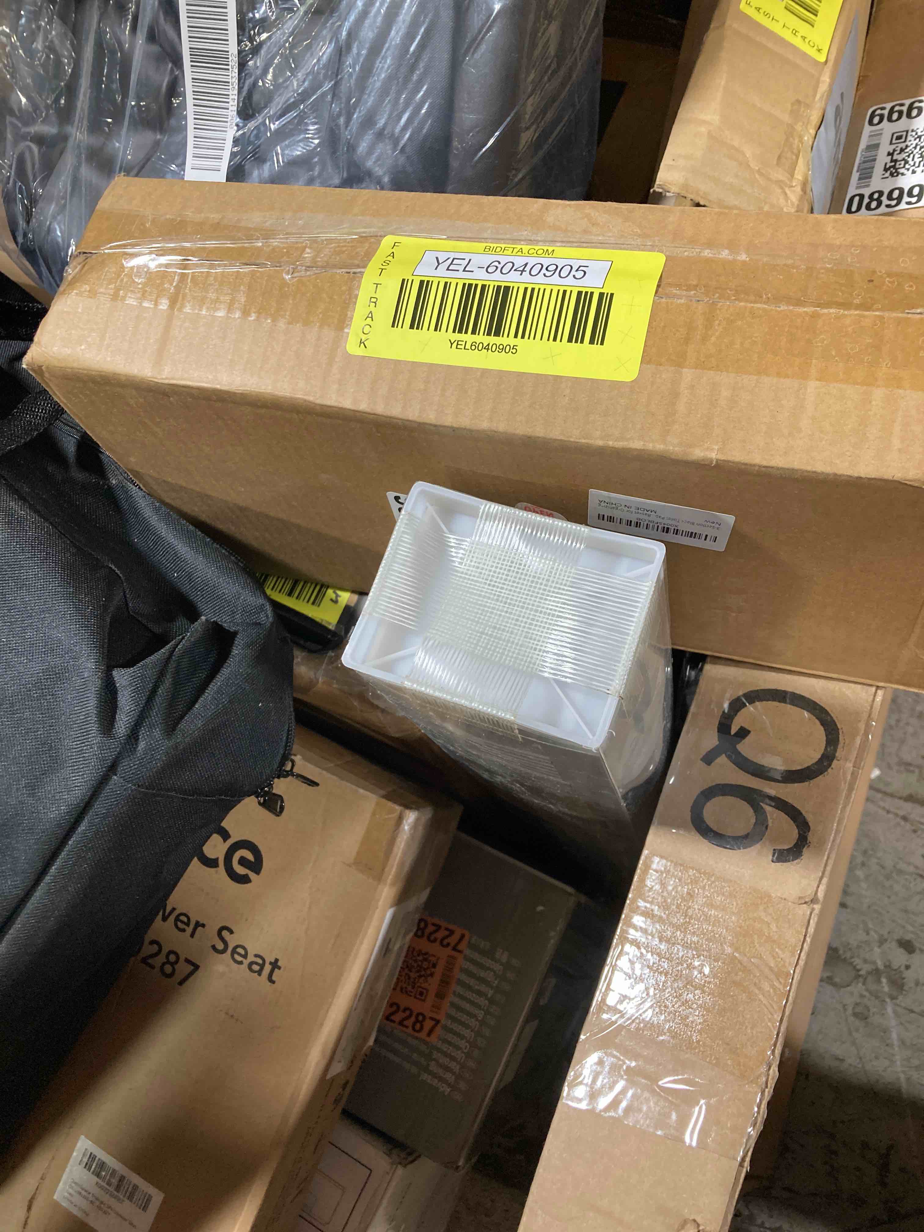 https://s3.amazonaws.com/lotting-images-prod/phillipi/YEL6040906_1728410687393.jpeg