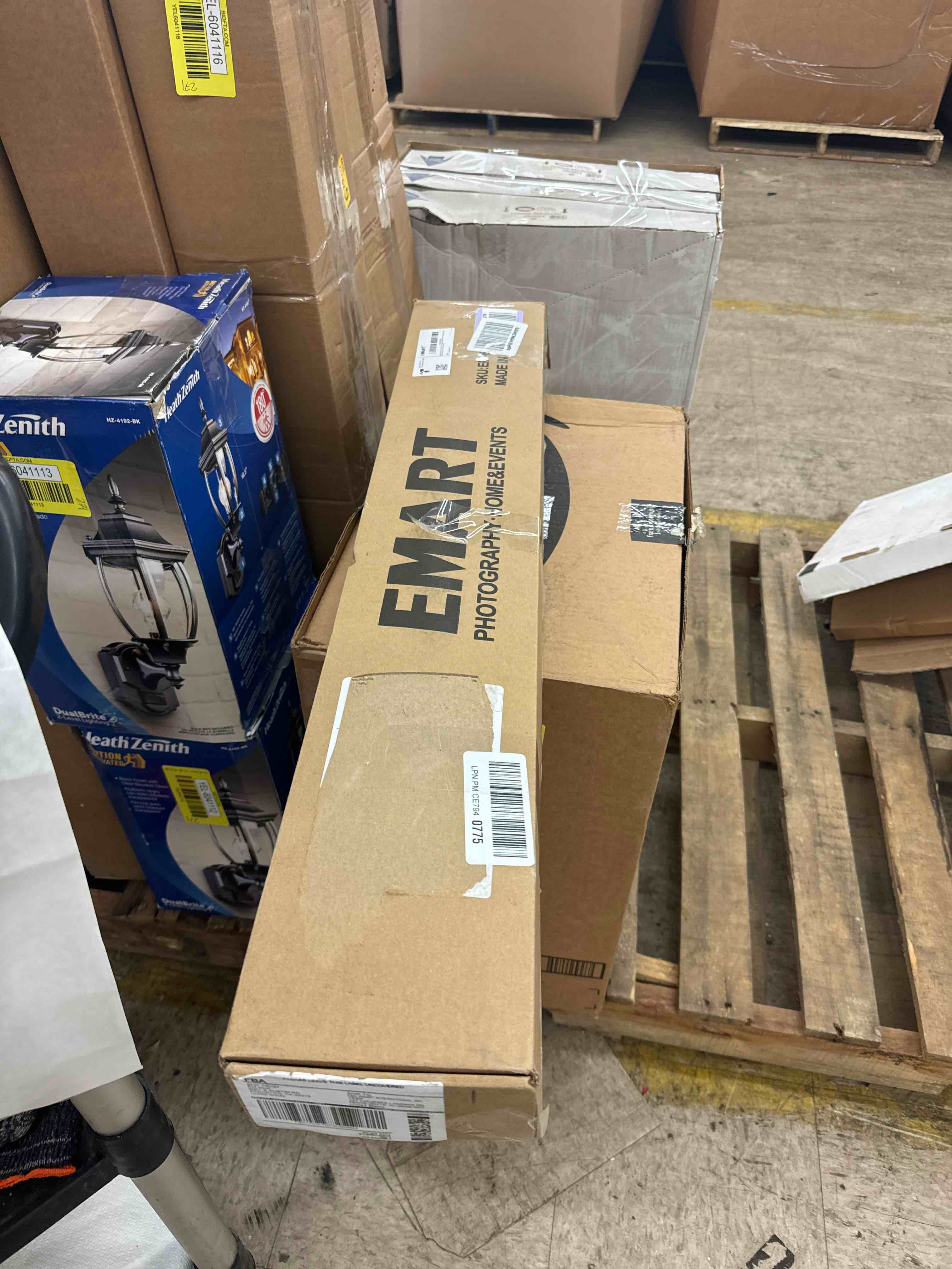 https://s3.amazonaws.com/lotting-images-prod/phillipi/YEL6041118_1711989085397.jpeg