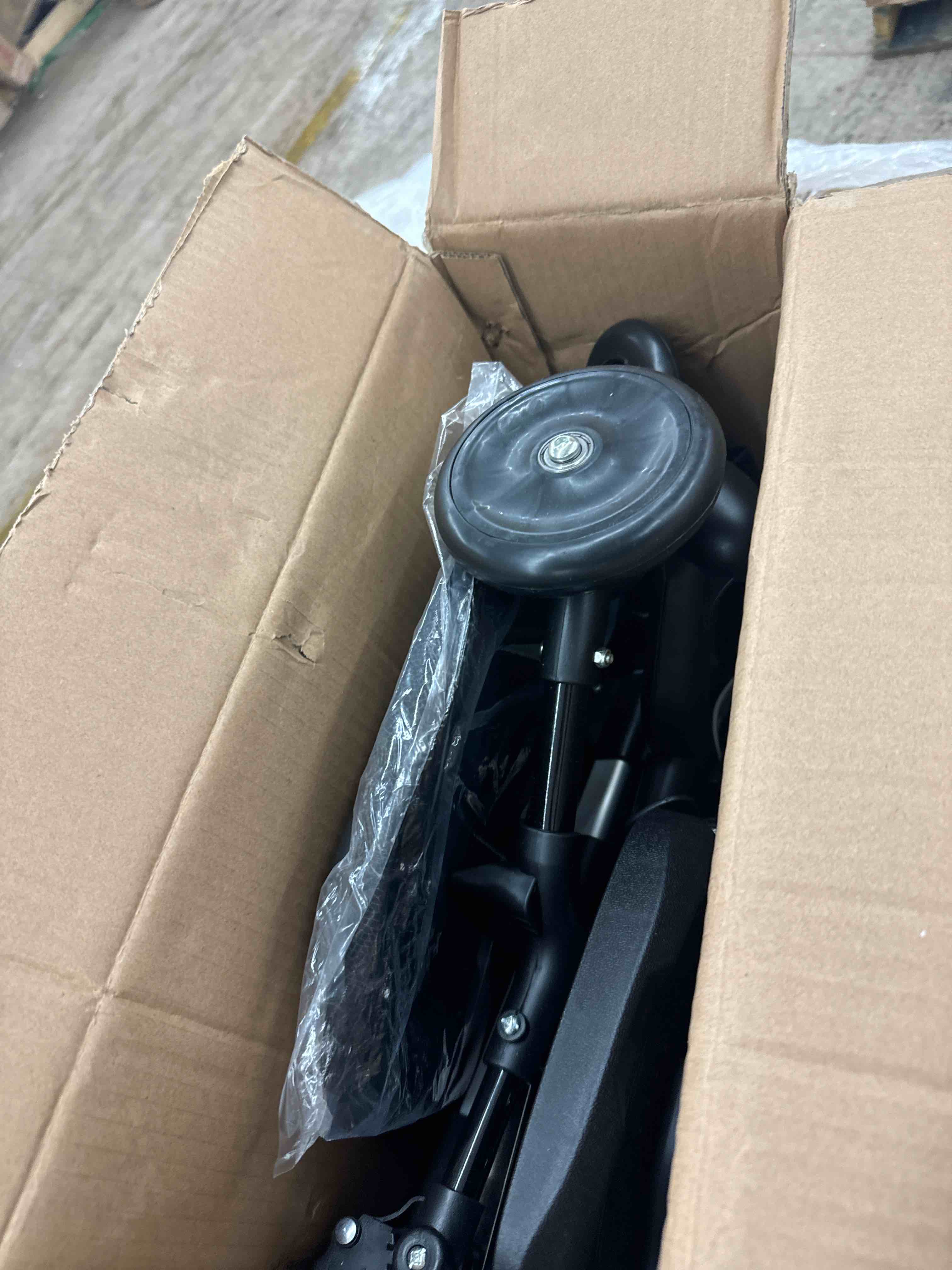https://s3.amazonaws.com/lotting-images-prod/phillipi/YEL6041141_1711993022674.jpeg