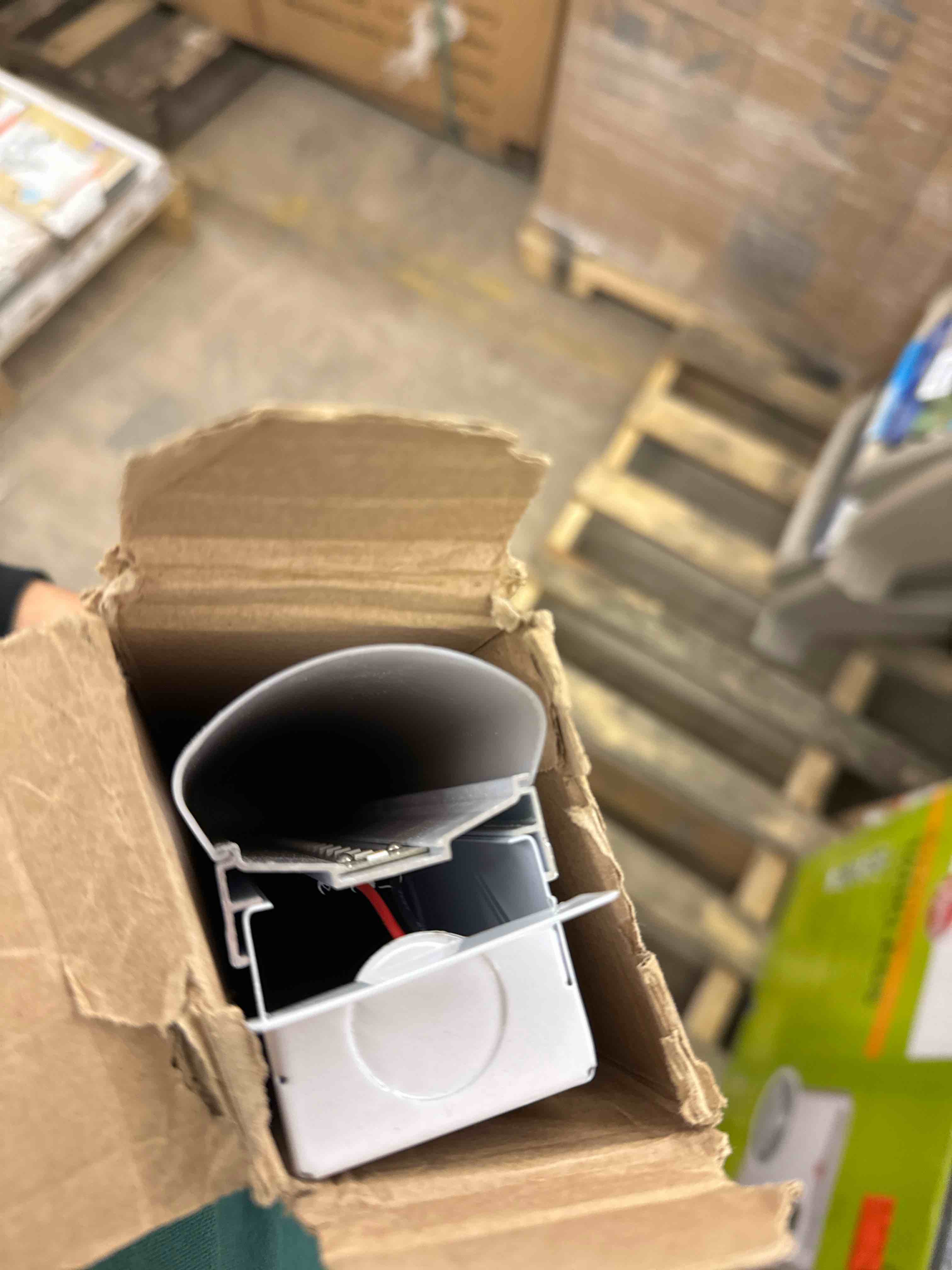 https://s3.amazonaws.com/lotting-images-prod/phillipi/YEL6041660_1713891517326.jpeg