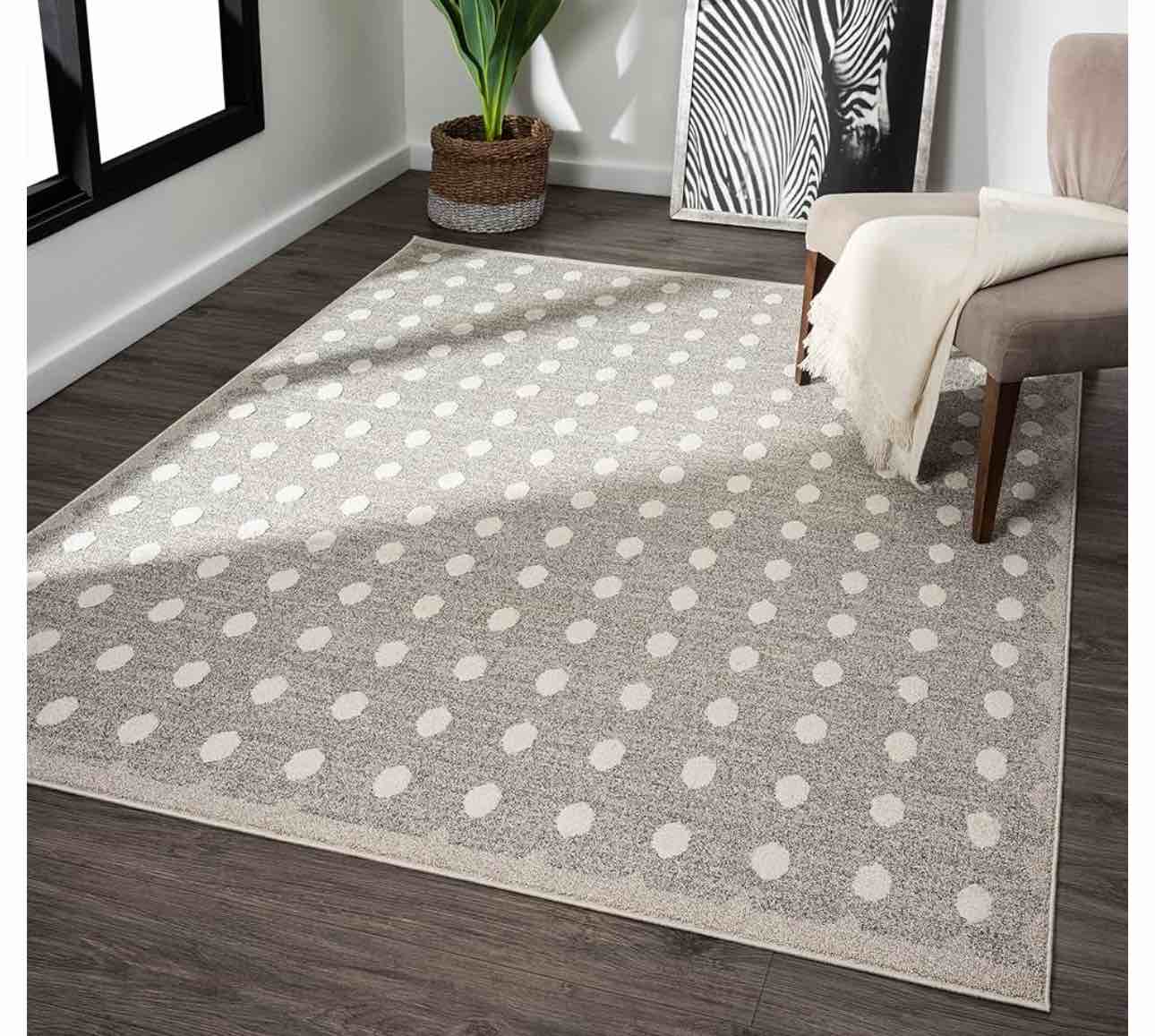 5' x 8' GEOMETRIC DOT LIGHT BROWN AREA RUG