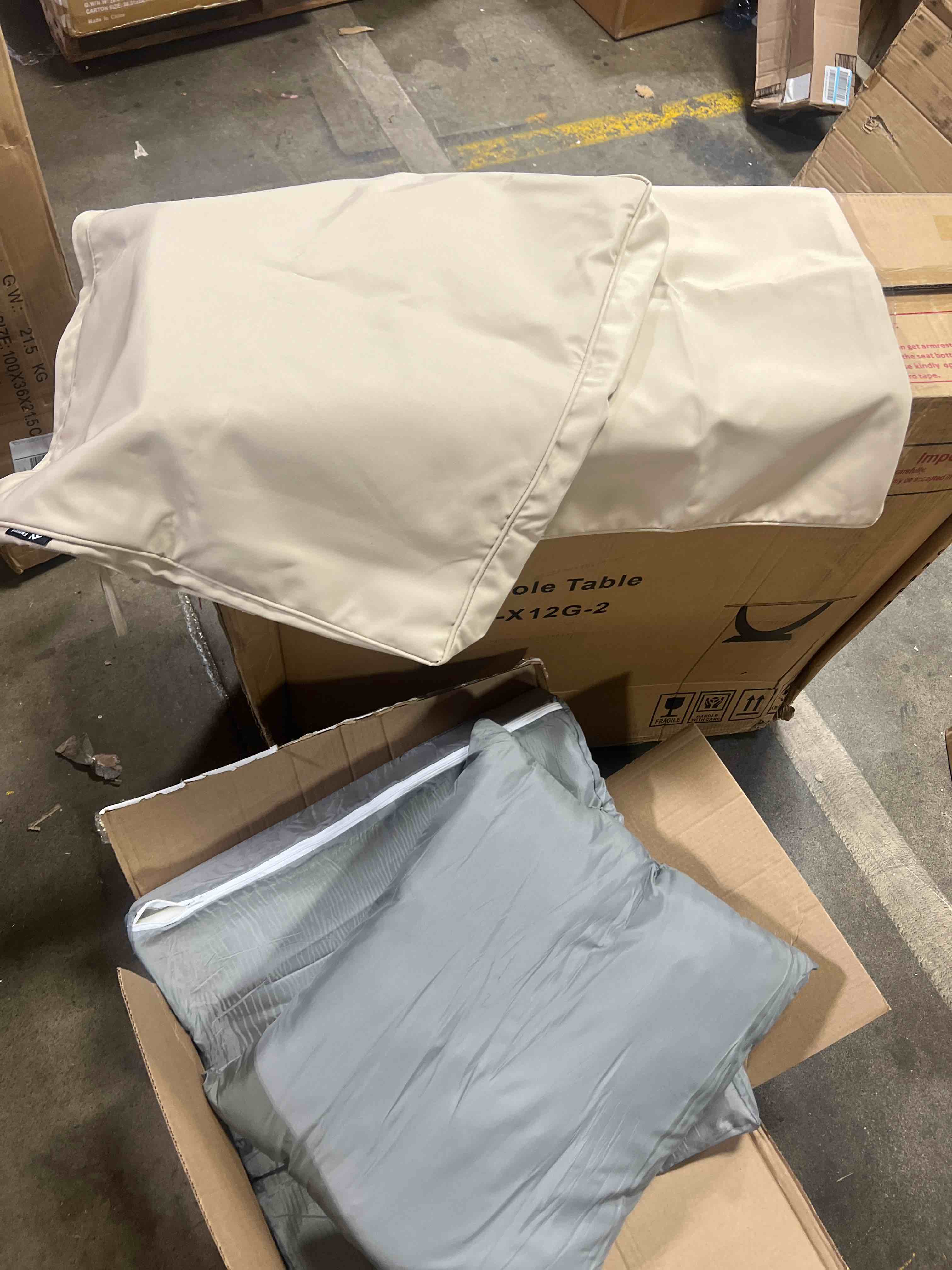https://s3.amazonaws.com/lotting-images-prod/phillipi/YEL6042890_1726163989924.jpeg