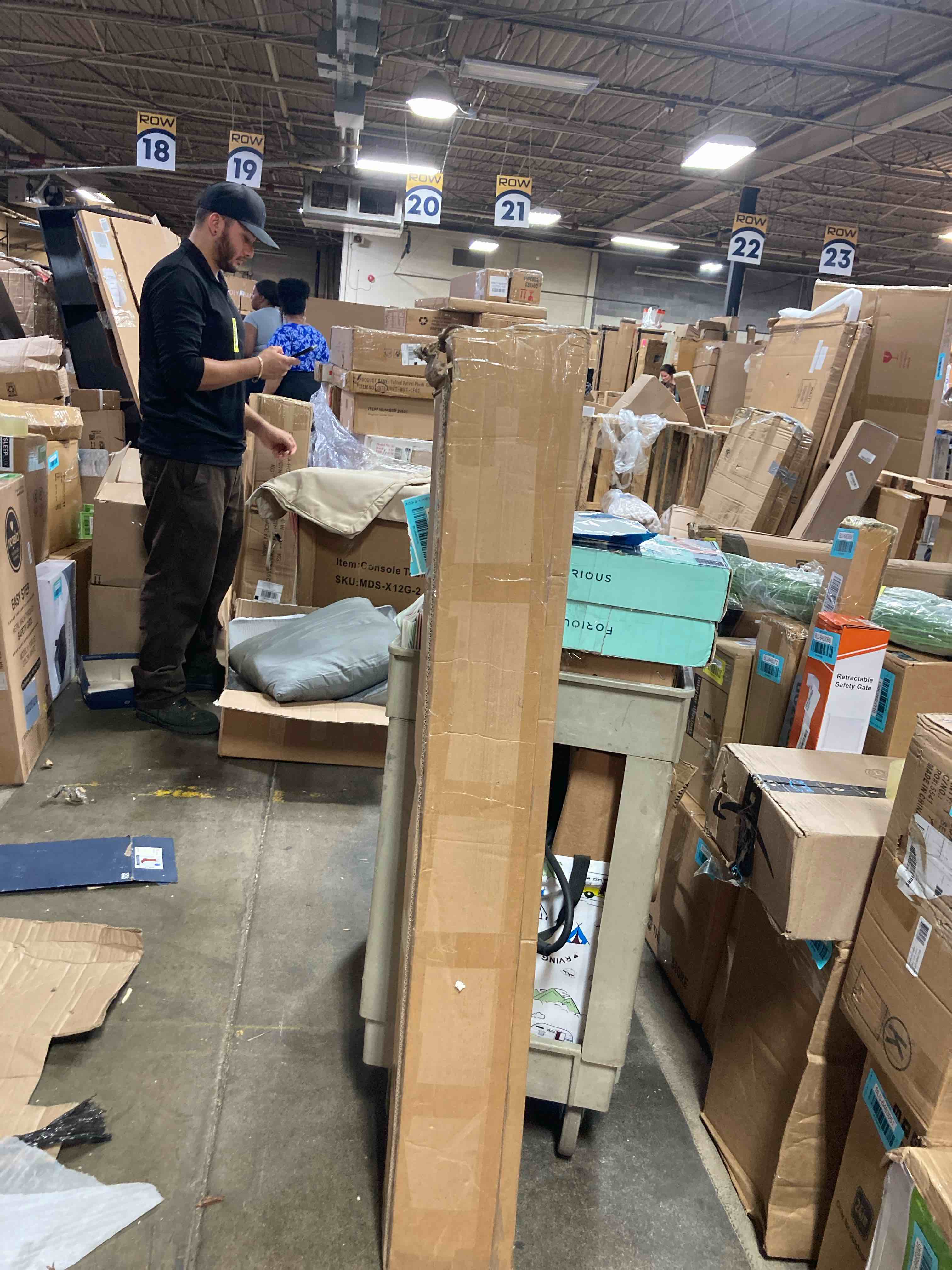 https://s3.amazonaws.com/lotting-images-prod/phillipi/YEL6042891_1726163978549.jpeg