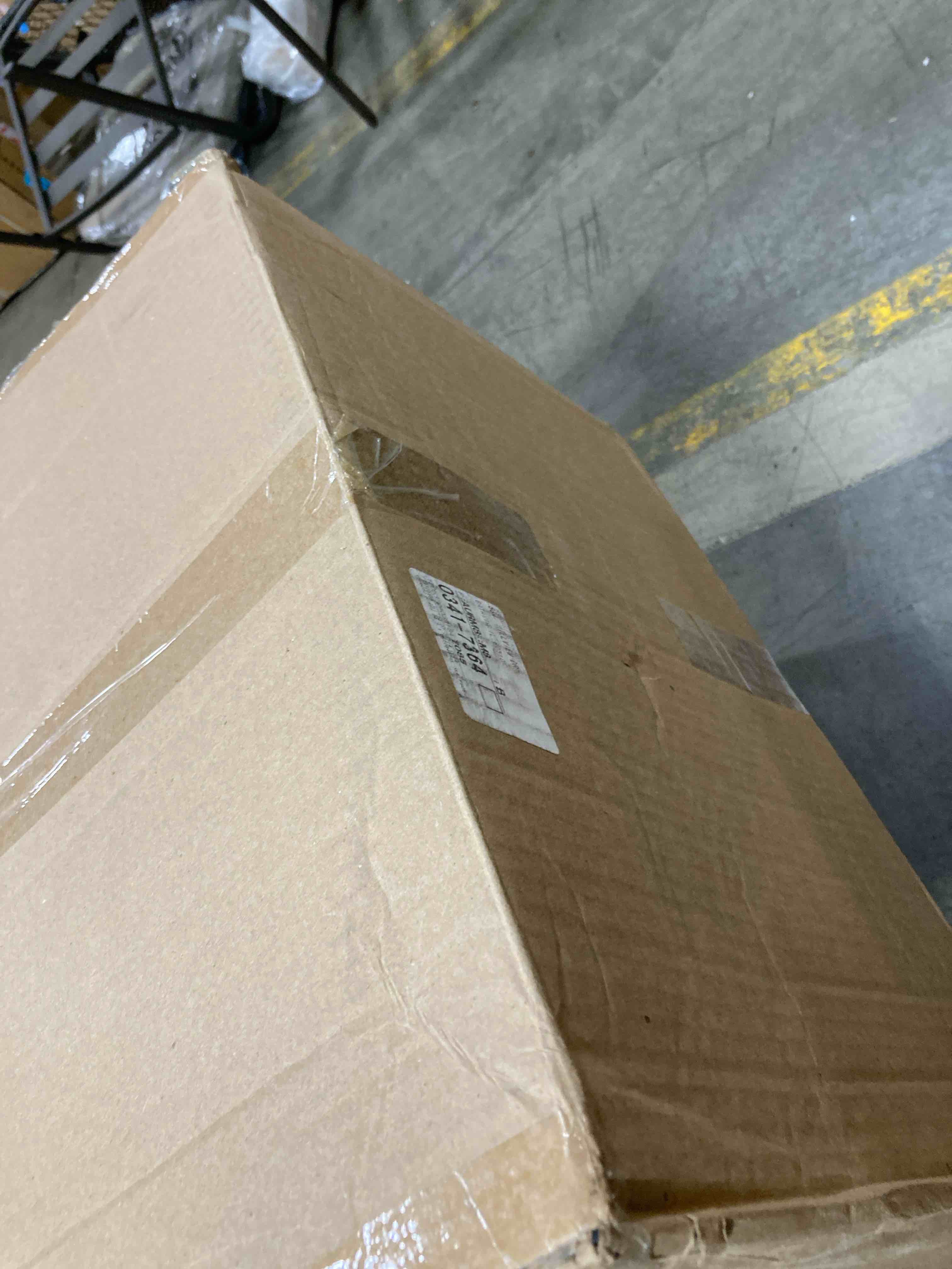 https://s3.amazonaws.com/lotting-images-prod/phillipi/YEL6043235_1726774157122.jpeg