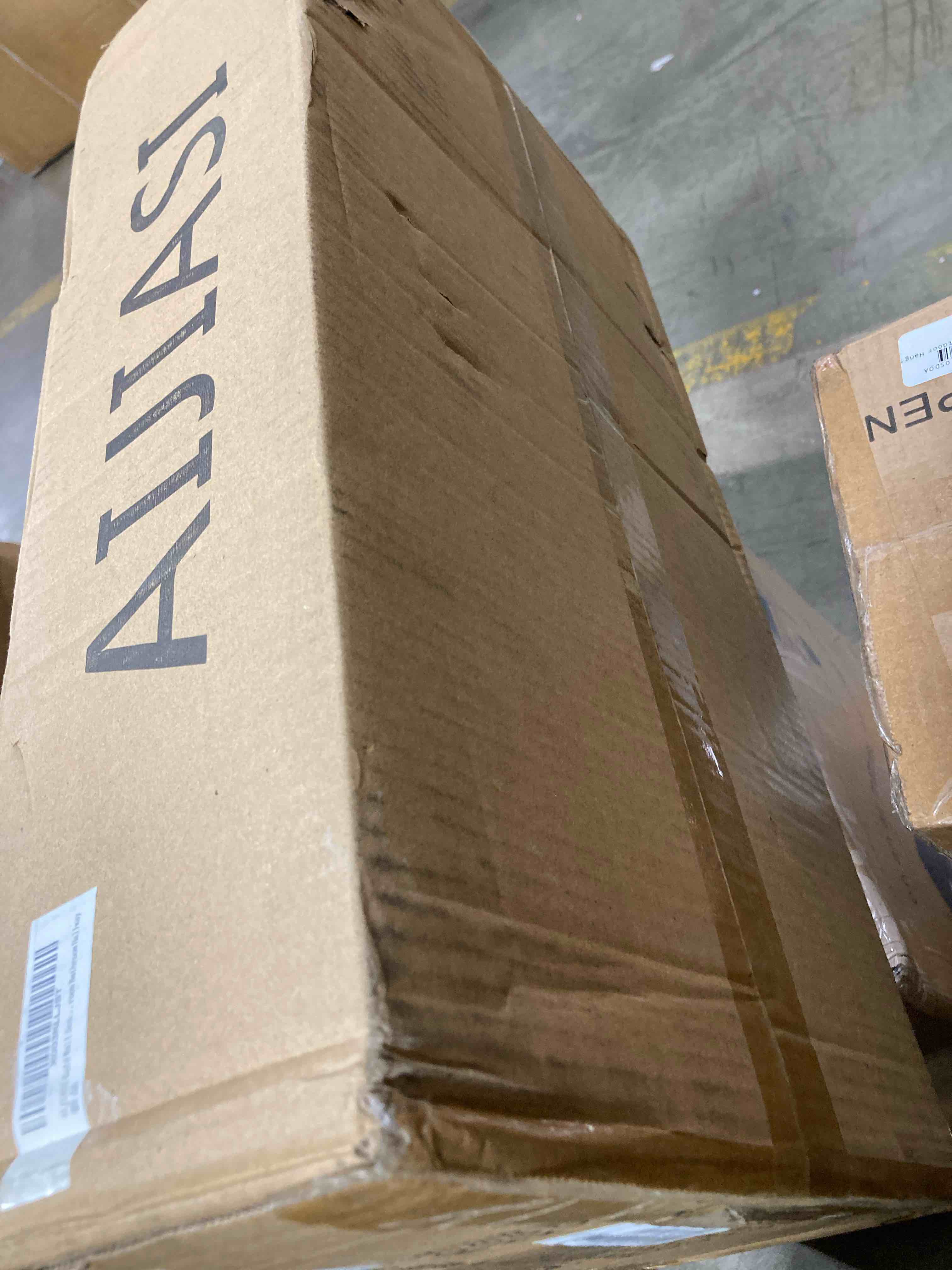 https://s3.amazonaws.com/lotting-images-prod/phillipi/YEL6043237_1726774495677.jpeg
