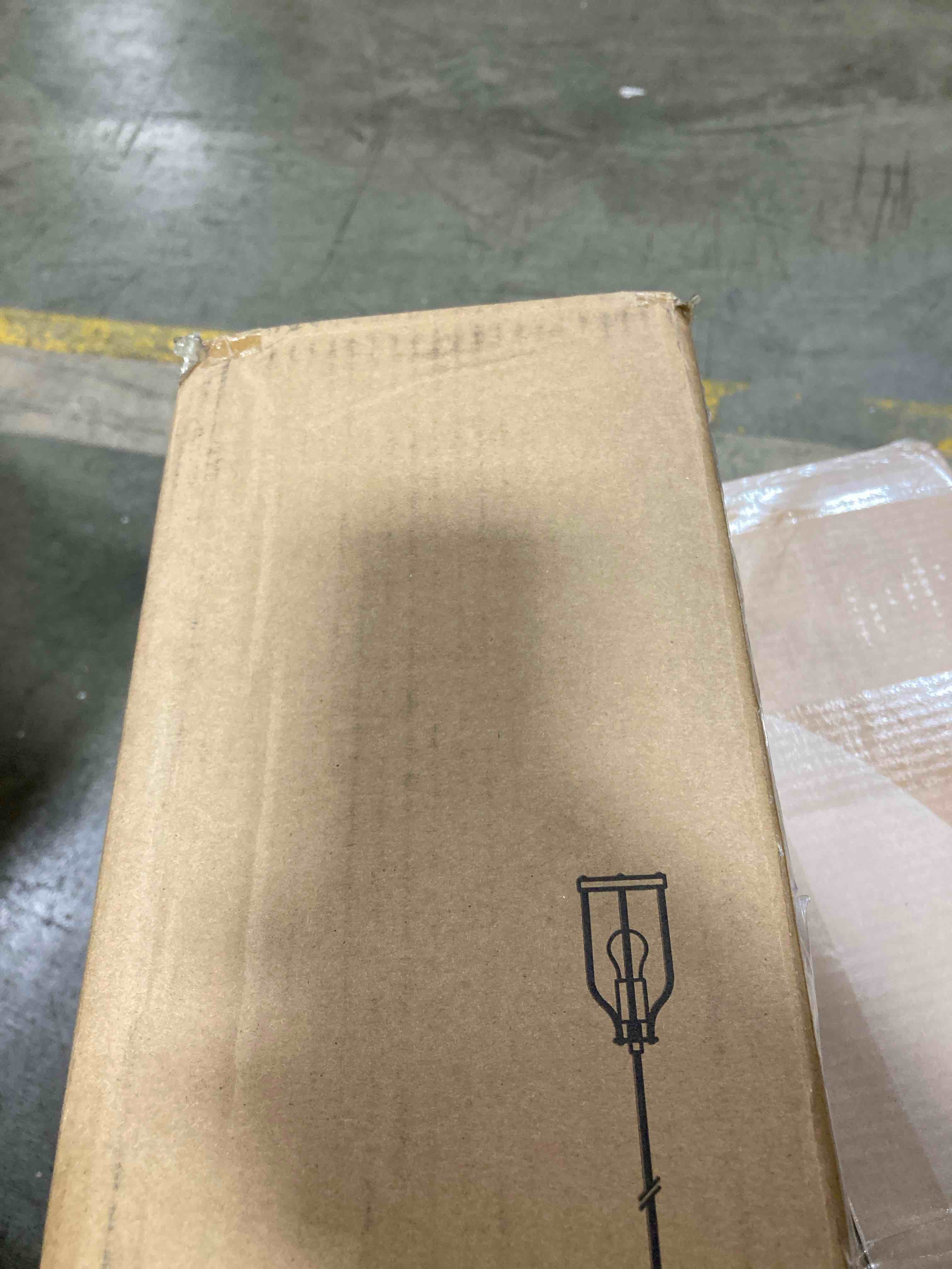 https://s3.amazonaws.com/lotting-images-prod/phillipi/YEL6043239_1726774853538.jpeg