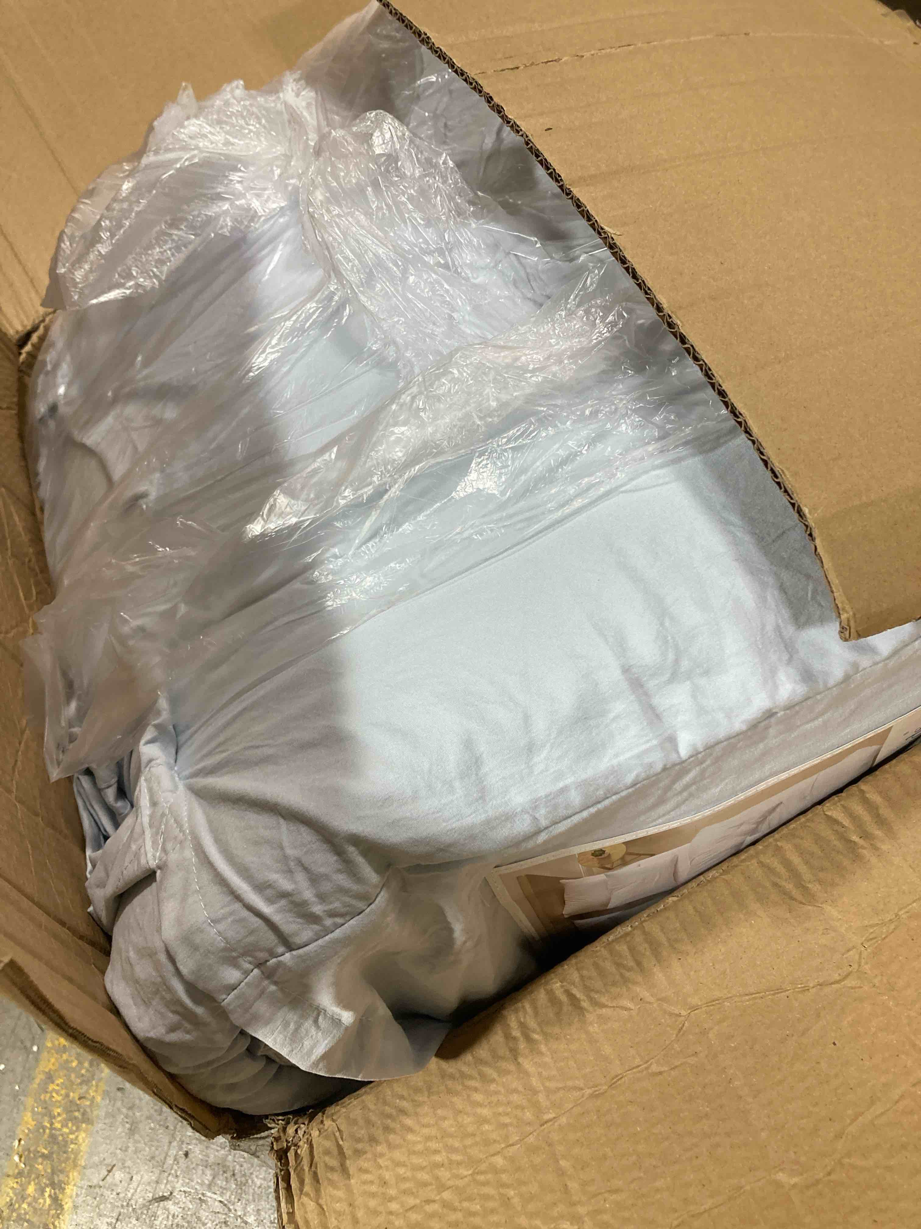 https://s3.amazonaws.com/lotting-images-prod/phillipi/YEL6043241_1727097969055.jpeg