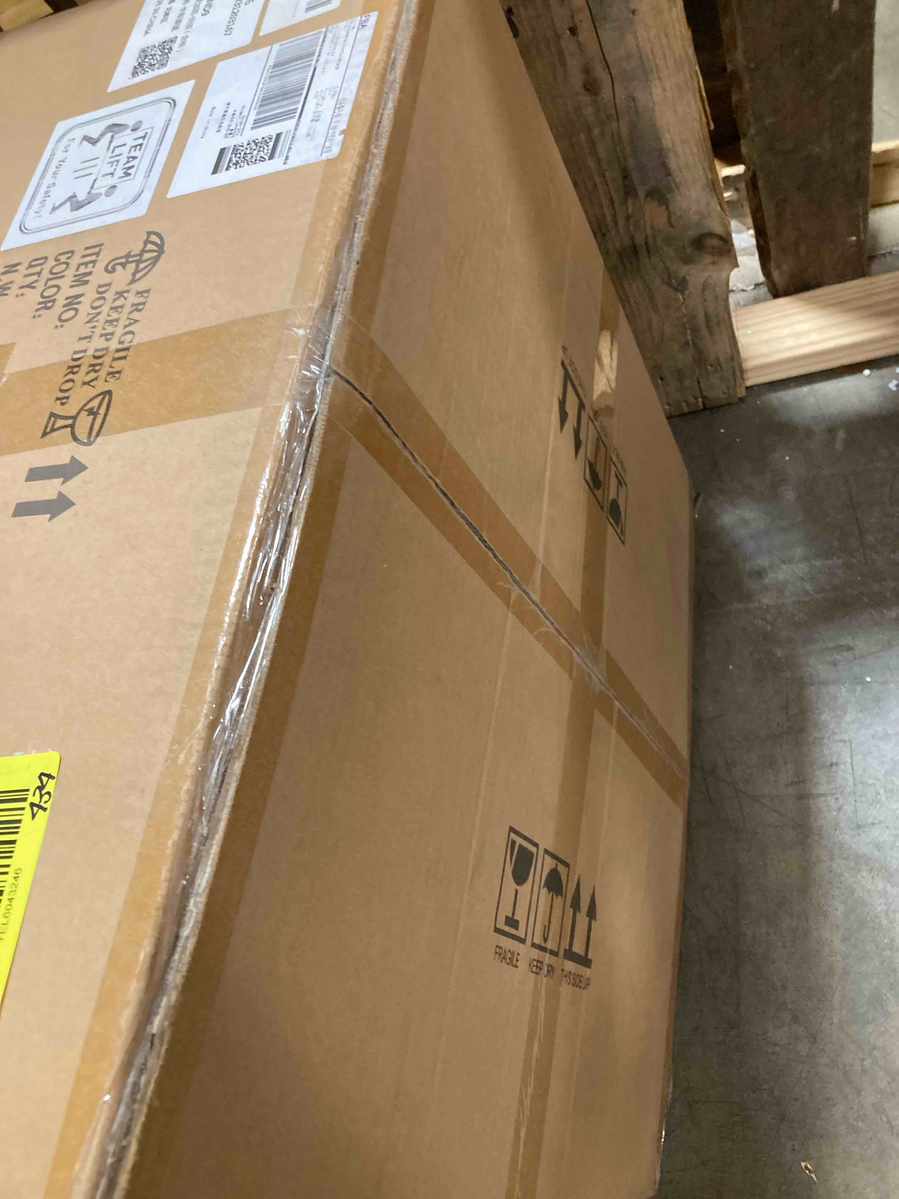 https://s3.amazonaws.com/lotting-images-prod/phillipi/YEL6043246_1727099352101.jpeg