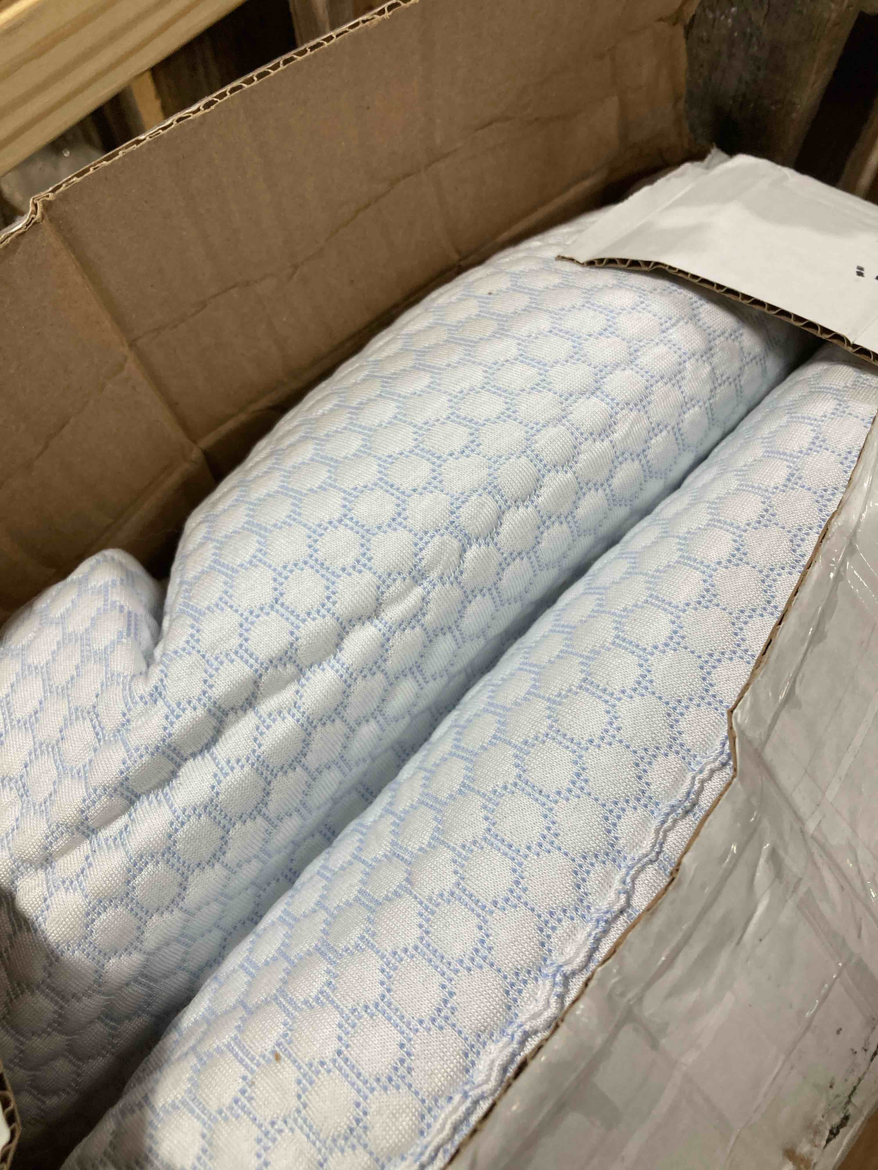 https://s3.amazonaws.com/lotting-images-prod/phillipi/YEL6043254_1727100506398.jpeg