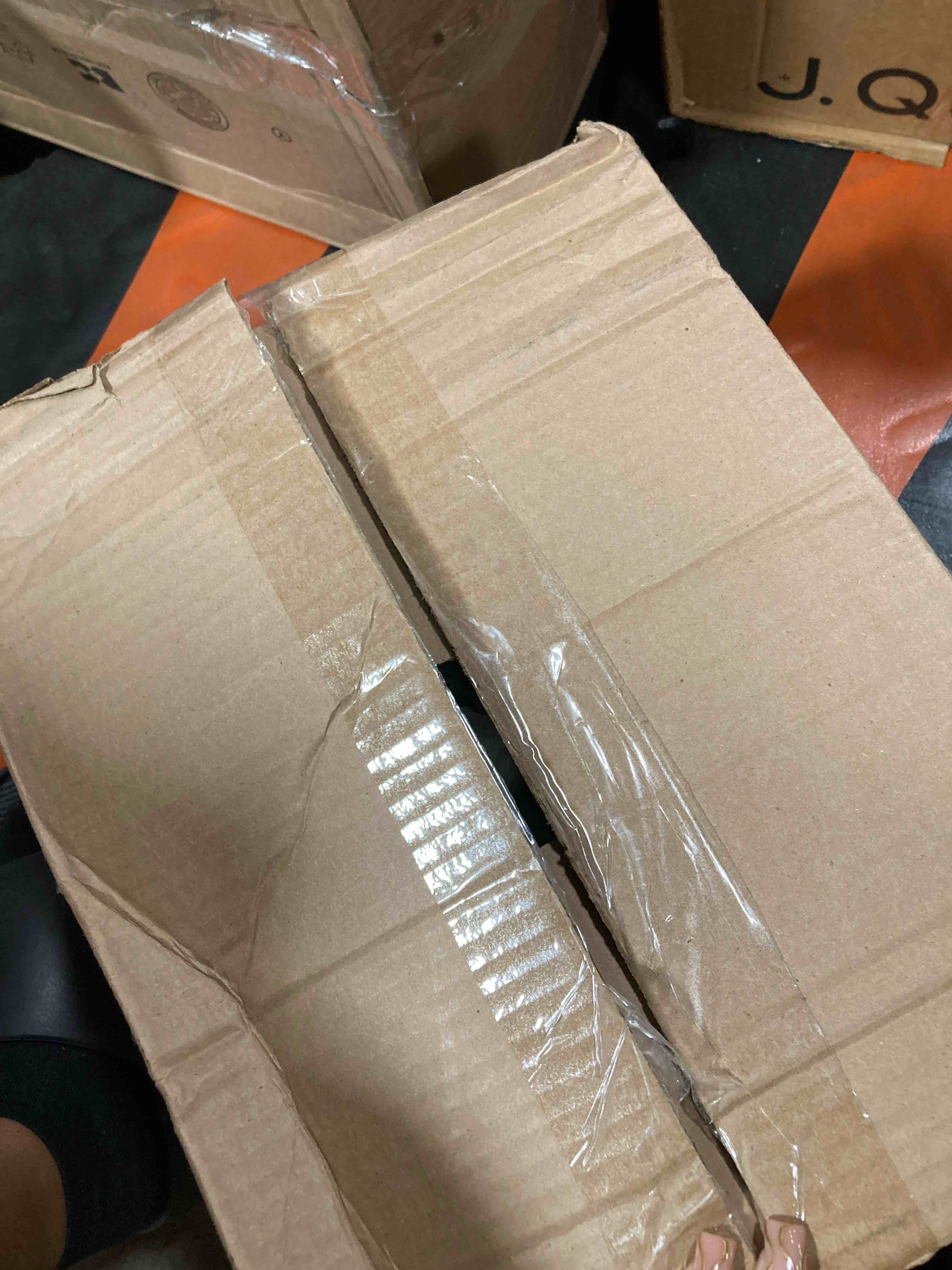 https://s3.amazonaws.com/lotting-images-prod/phillipi/YEL6043256_1727100942993.jpeg