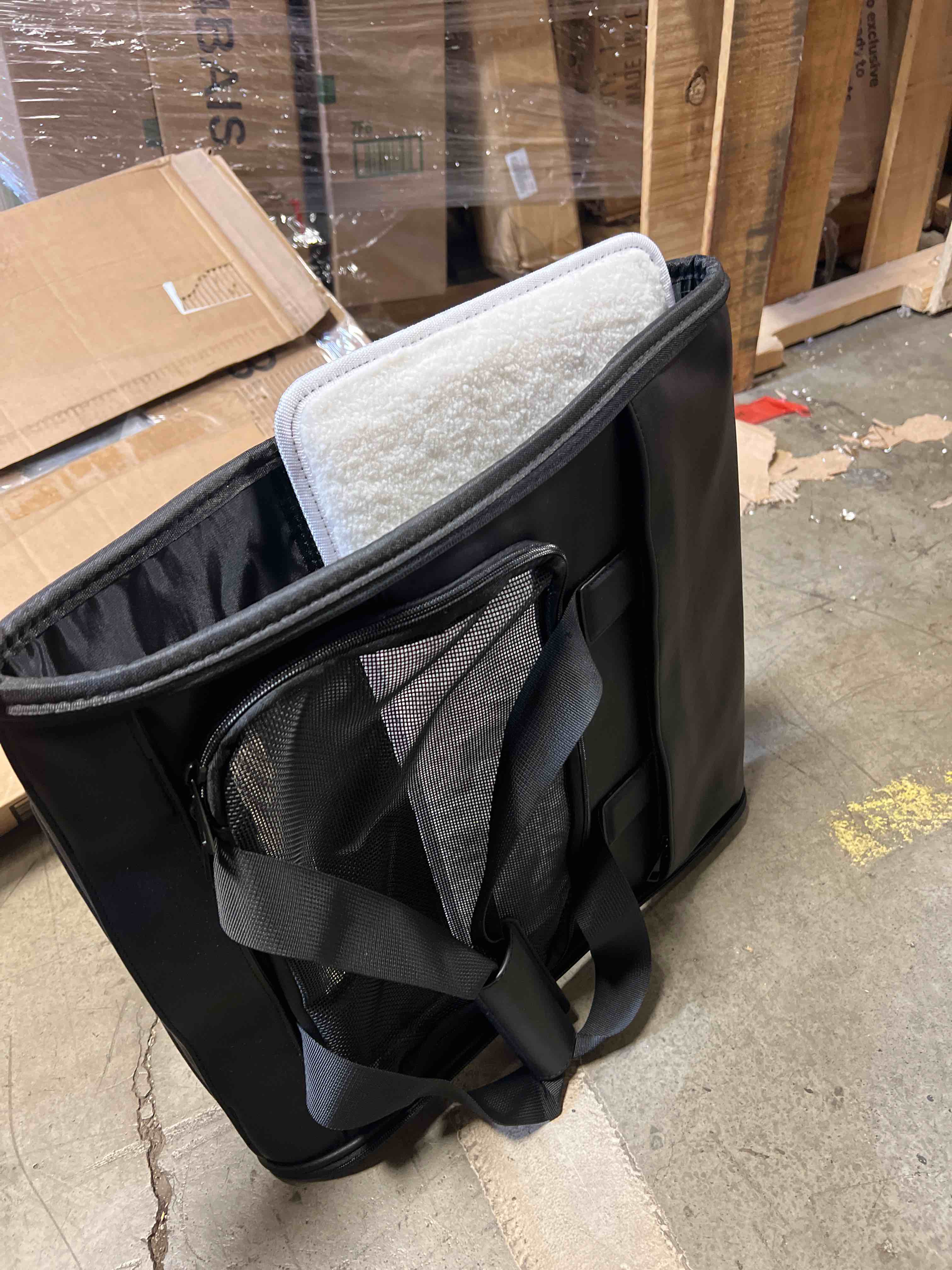 https://s3.amazonaws.com/lotting-images-prod/phillipi/YEL6043676_1727795111158.jpeg