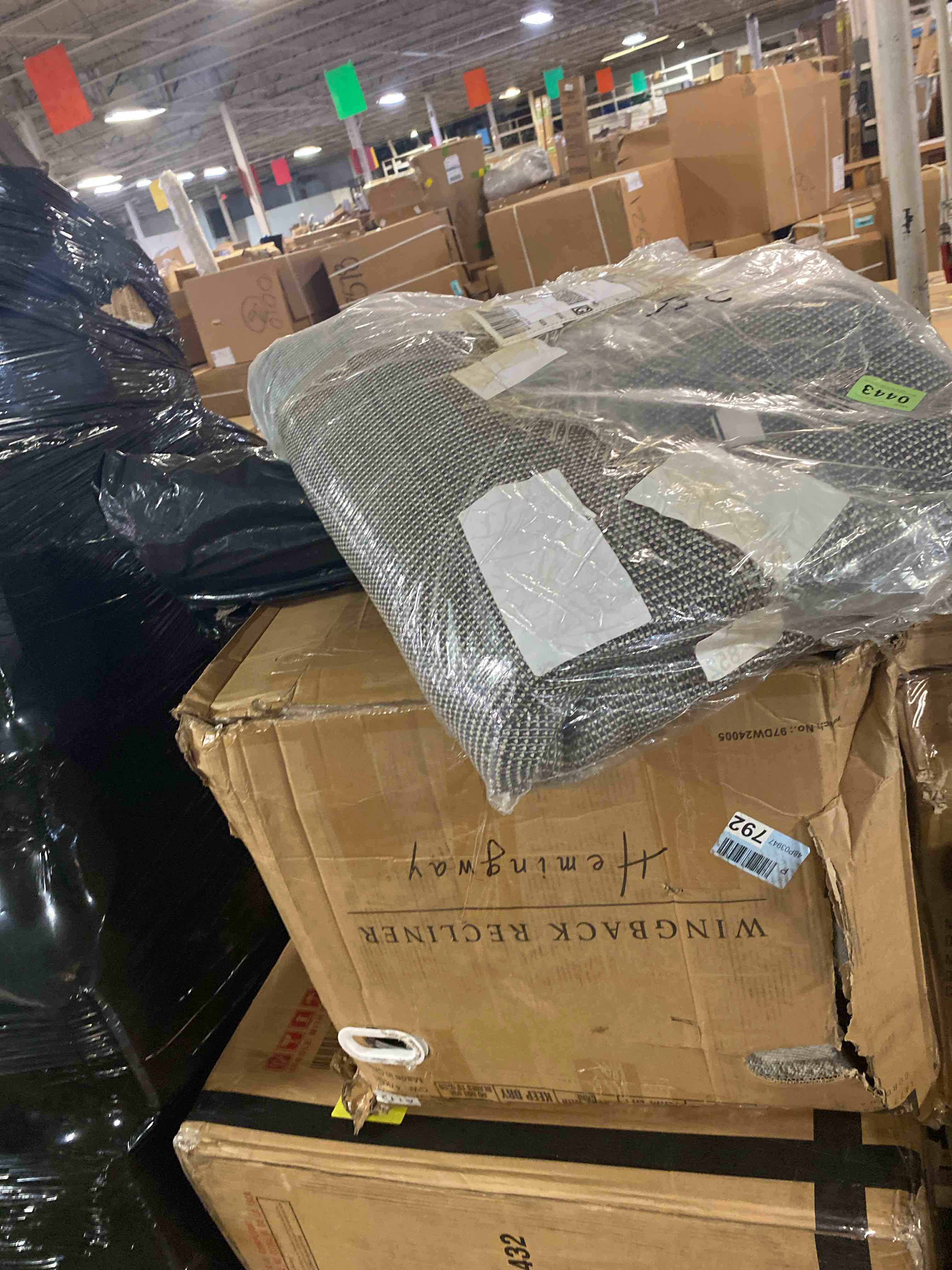 https://s3.amazonaws.com/lotting-images-prod/phillipi/YEL6457074_1723043678546.jpeg