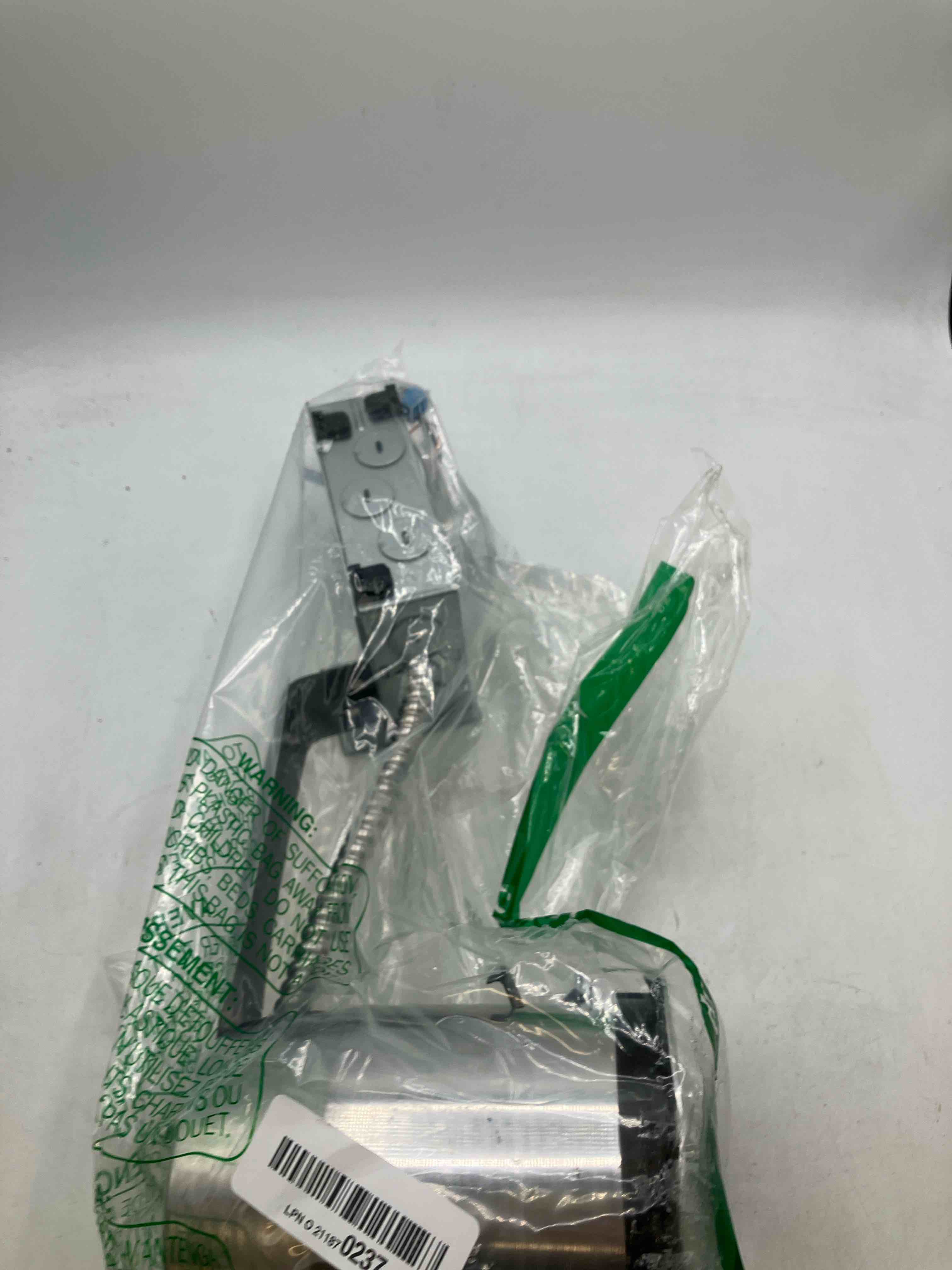 https://s3.amazonaws.com/lotting-images-prod/phillipi/YEL6459008_1722626254422.jpeg