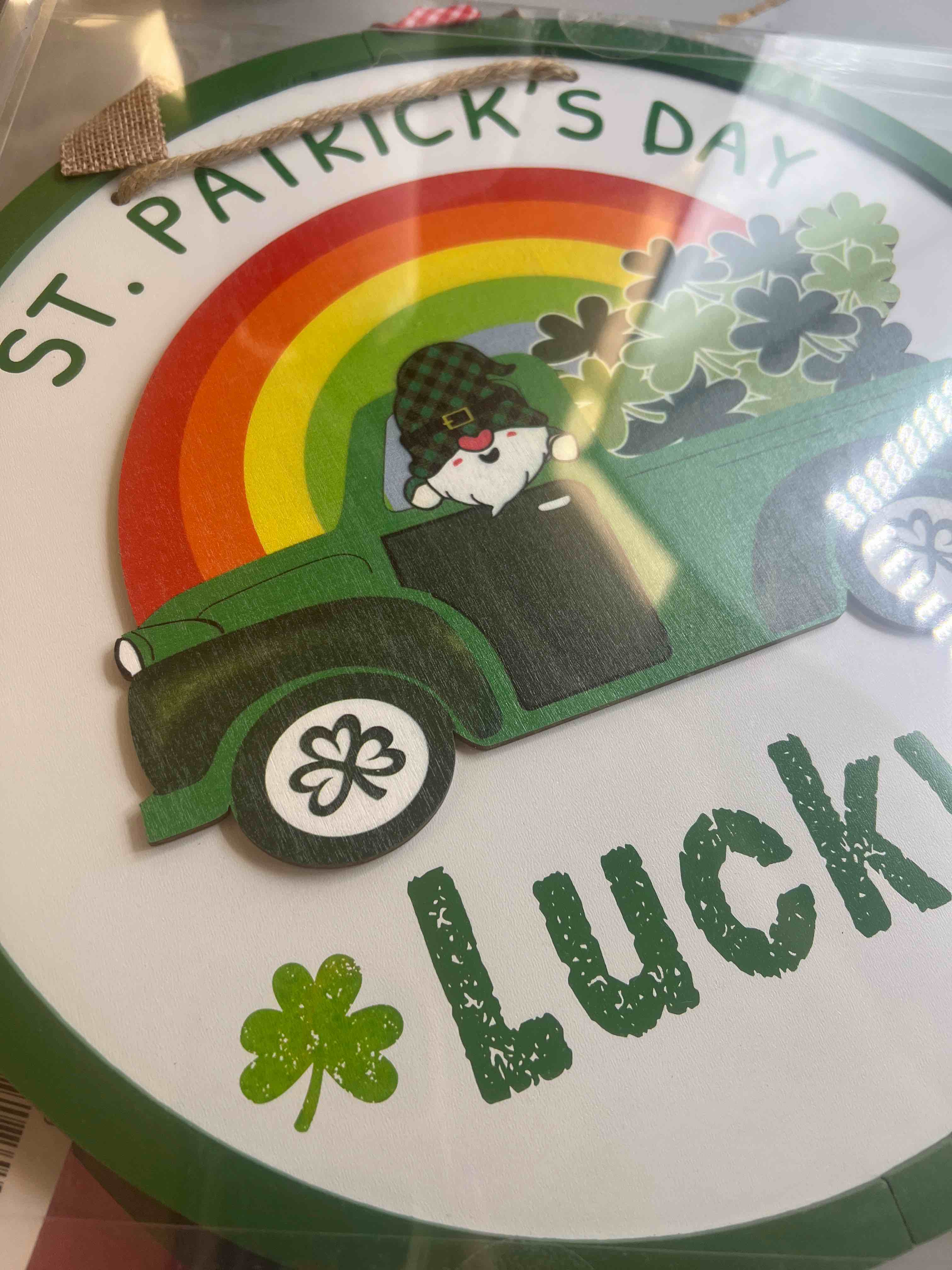 Valentines Day Decor & St Patricks Day Decorations, MEETYAMOR Red Green Truck Hanging Valentines Decorations, Heart Shamrock Ornaments Valentine Decor for The Home,Front Door, Wall