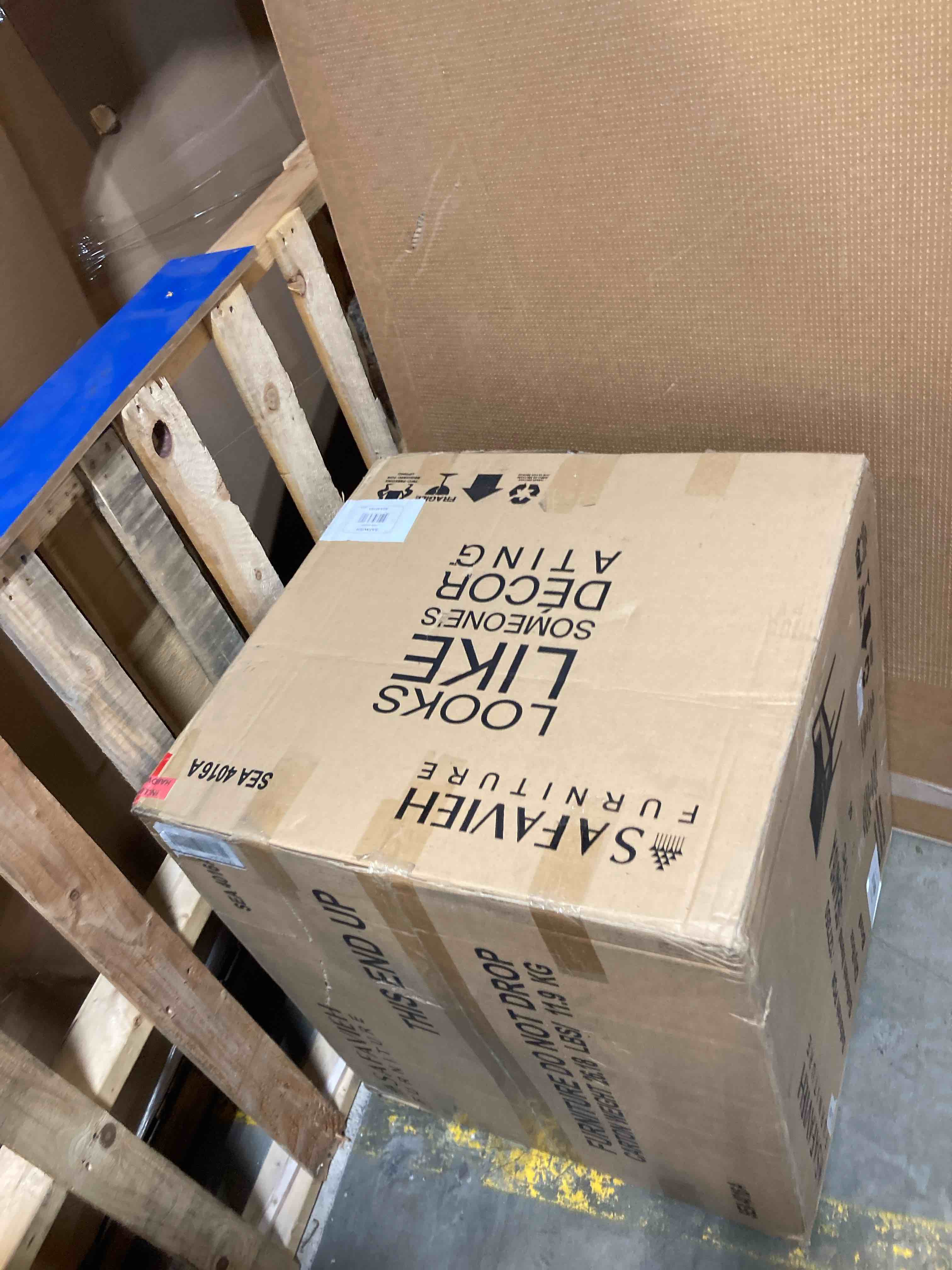 https://s3.amazonaws.com/lotting-images-prod/phillipi/YEL6463292_1729696742638.jpeg