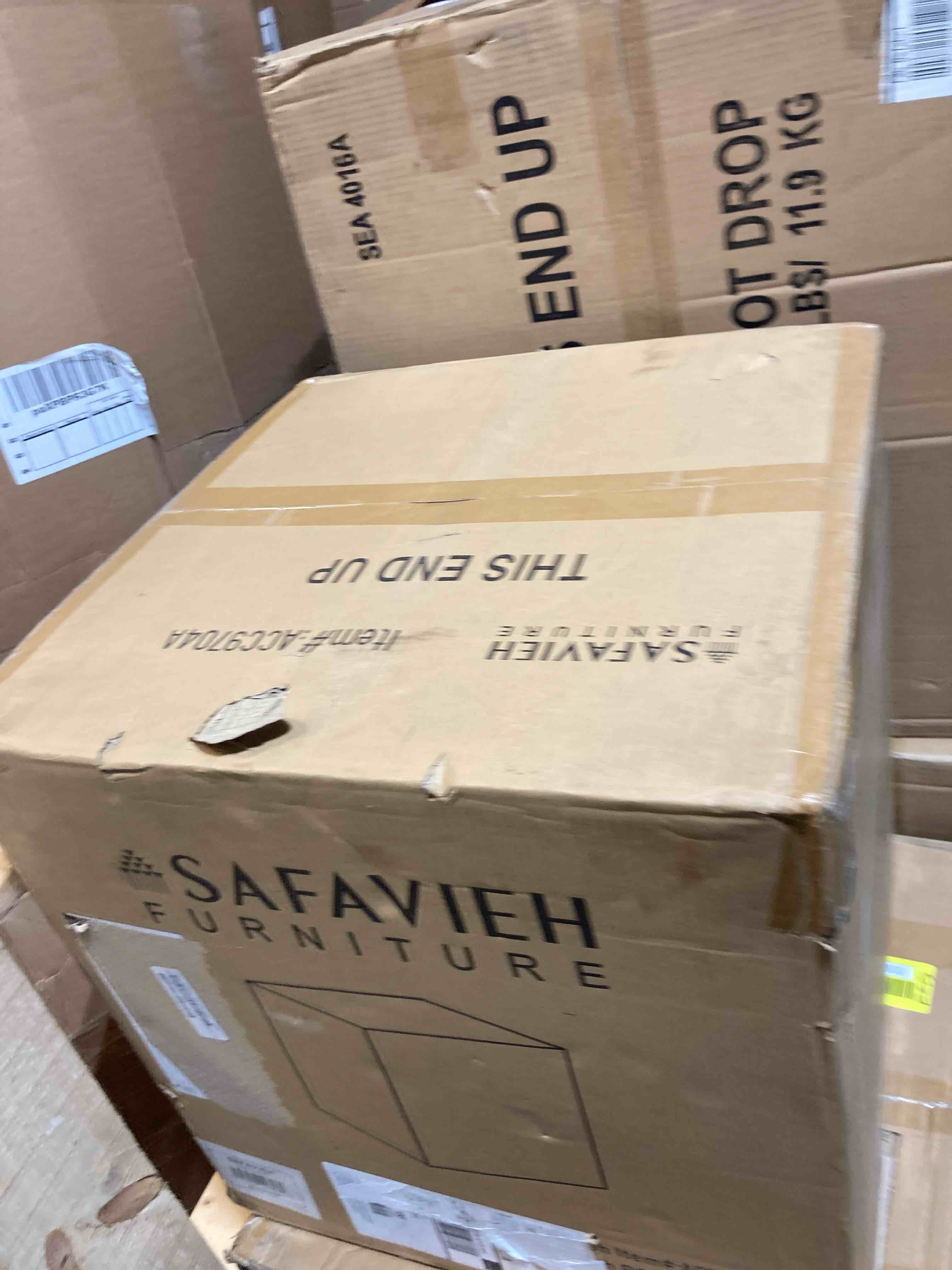 https://s3.amazonaws.com/lotting-images-prod/phillipi/YEL6463301_1729698675254.jpeg