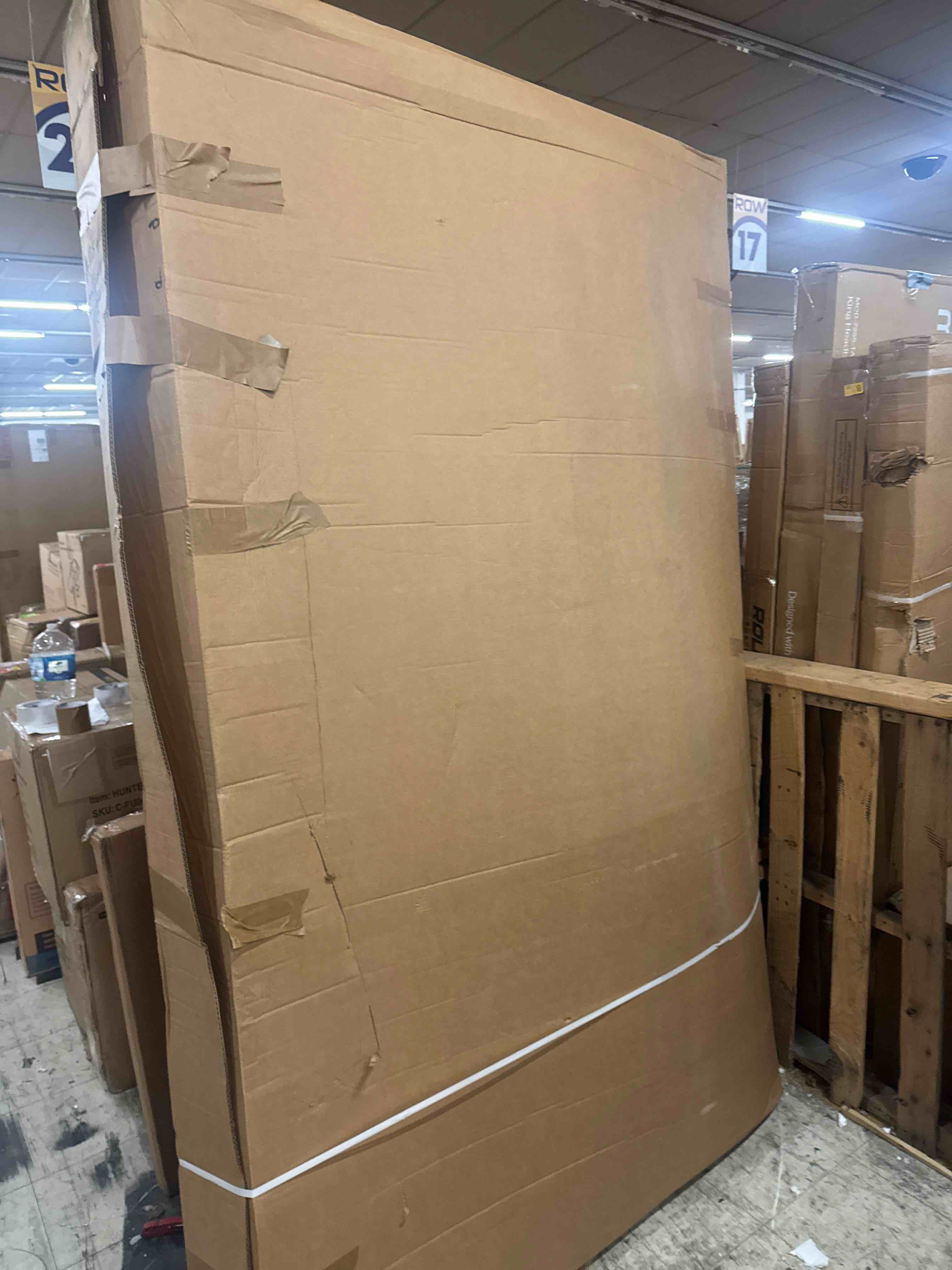 Condition photo showing New/Like New for skyline furniture allis upholstered wingback bed size: full | color: zuma navy textured linen