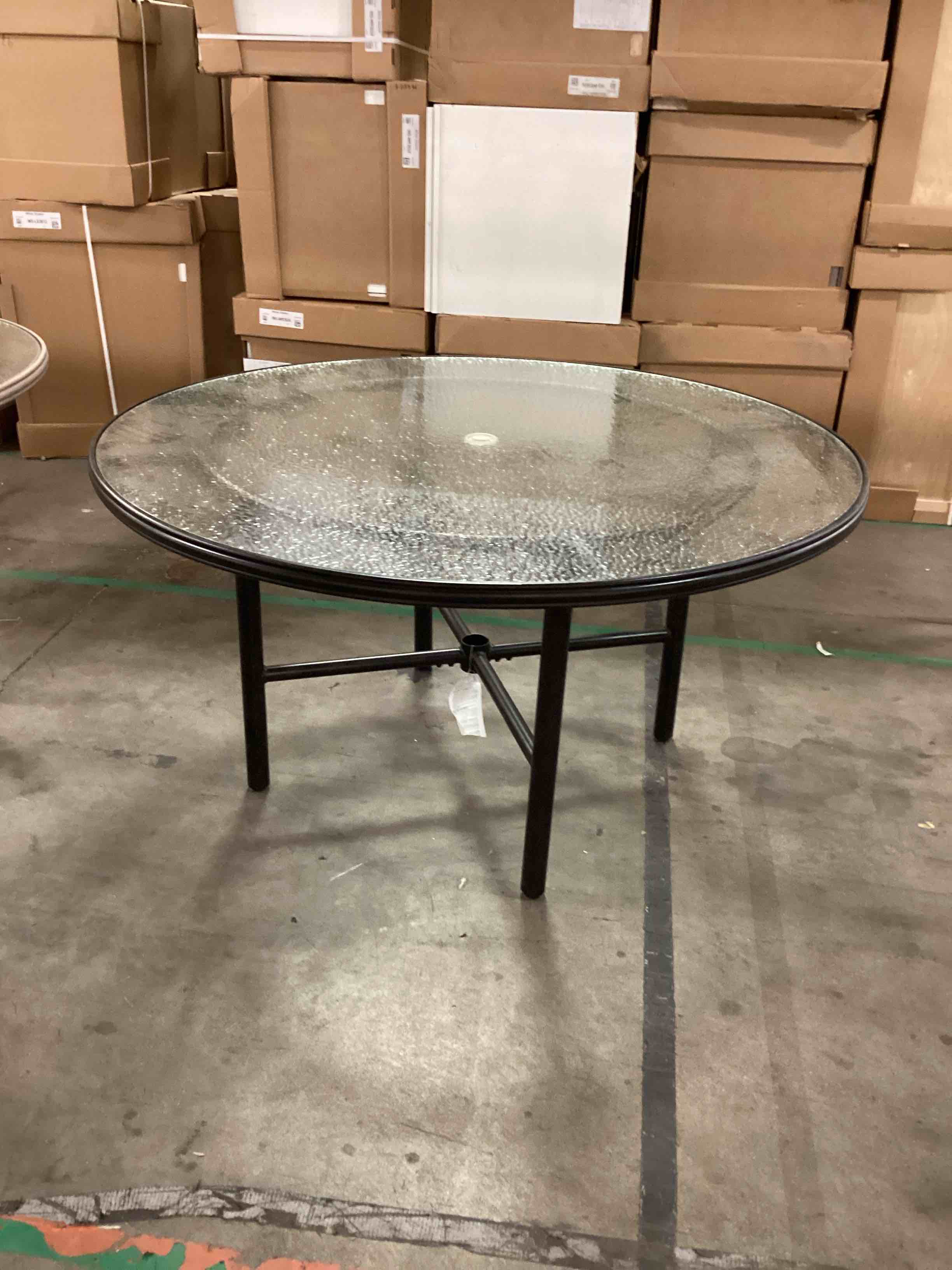 https://s3.amazonaws.com/lotting-images-prod/roundpatiotablebrown_1752178769236.jpeg