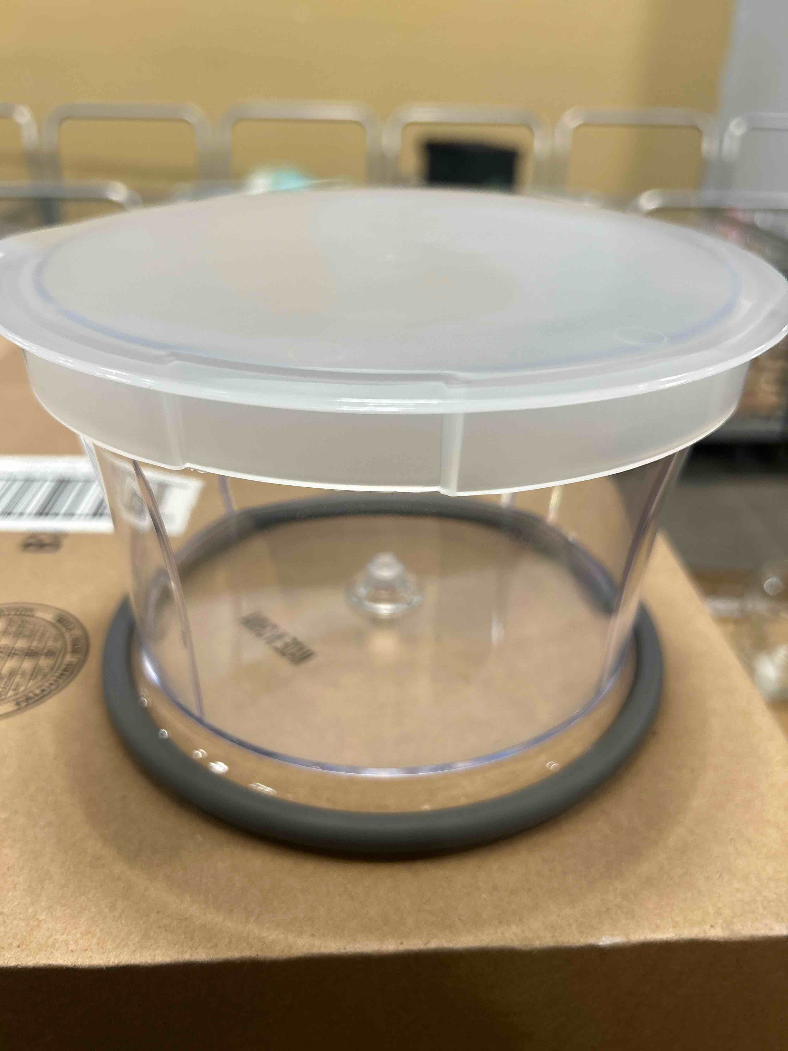 Condition photo showing New/Like New for samurai bowl & lid clear 