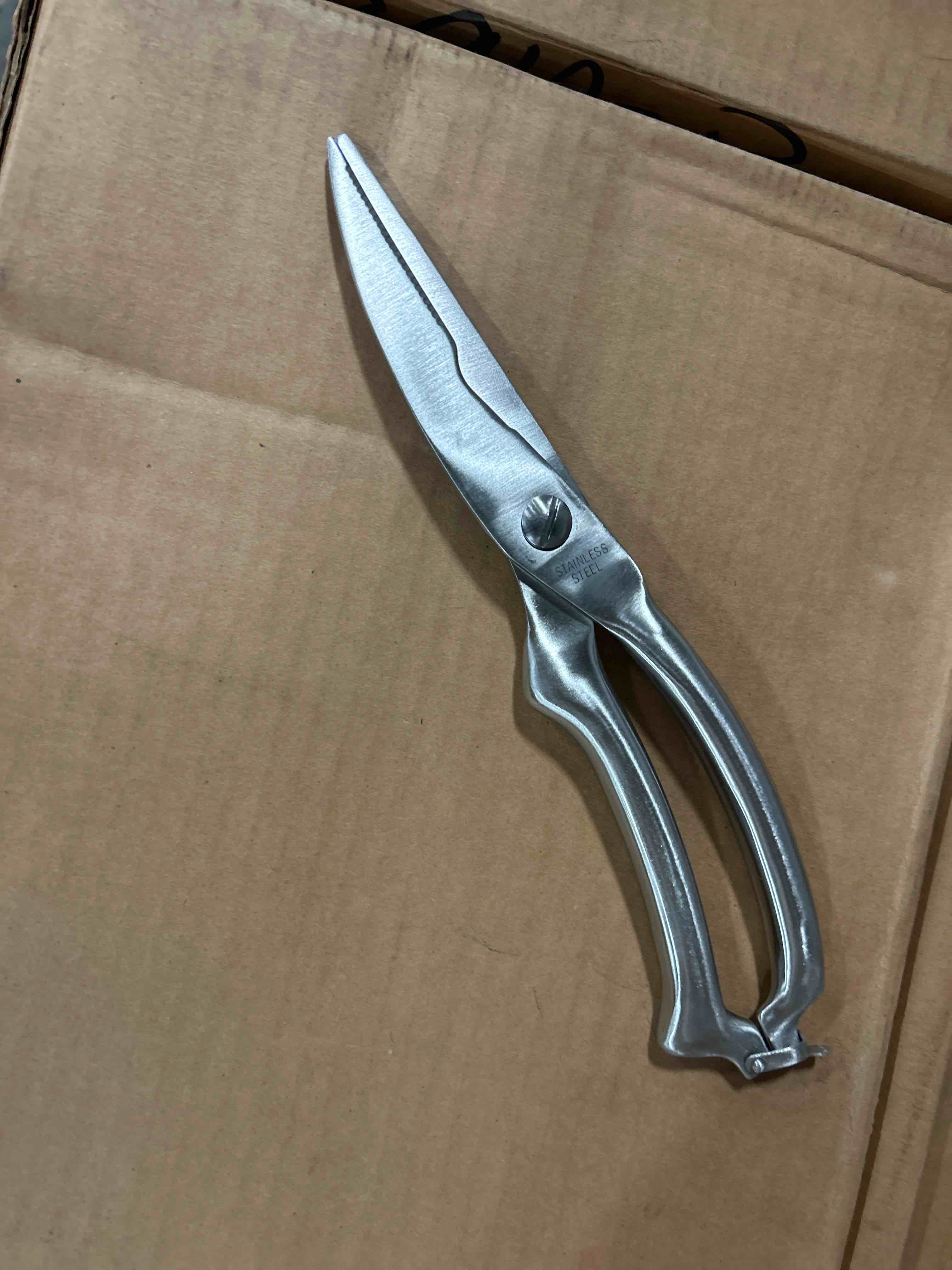 https://s3.amazonaws.com/lotting-images-prod/shears_1736277951827.jpeg