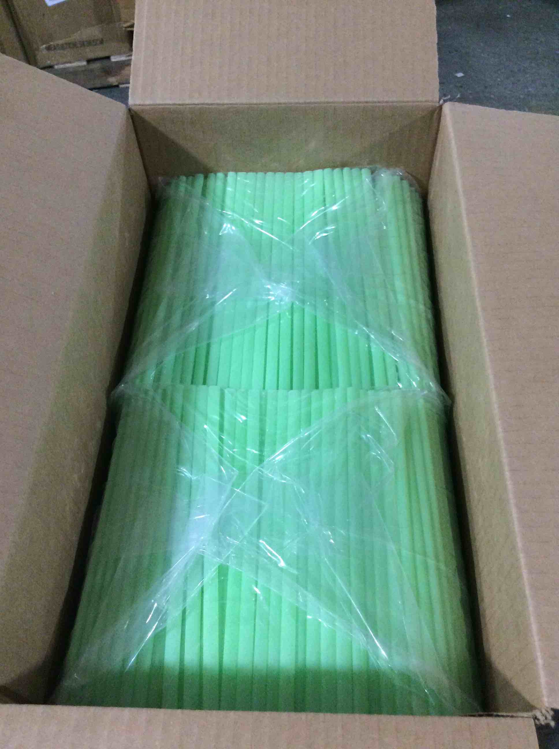 Condition photo showing New/Like New for case of 100 drinking straws green 